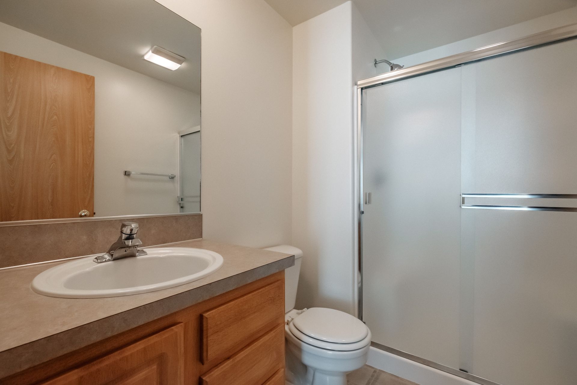 Mt. Vernon Town Homes in Albany Oregon, three-bedroom two and ½ bathroom – bathroom -1.