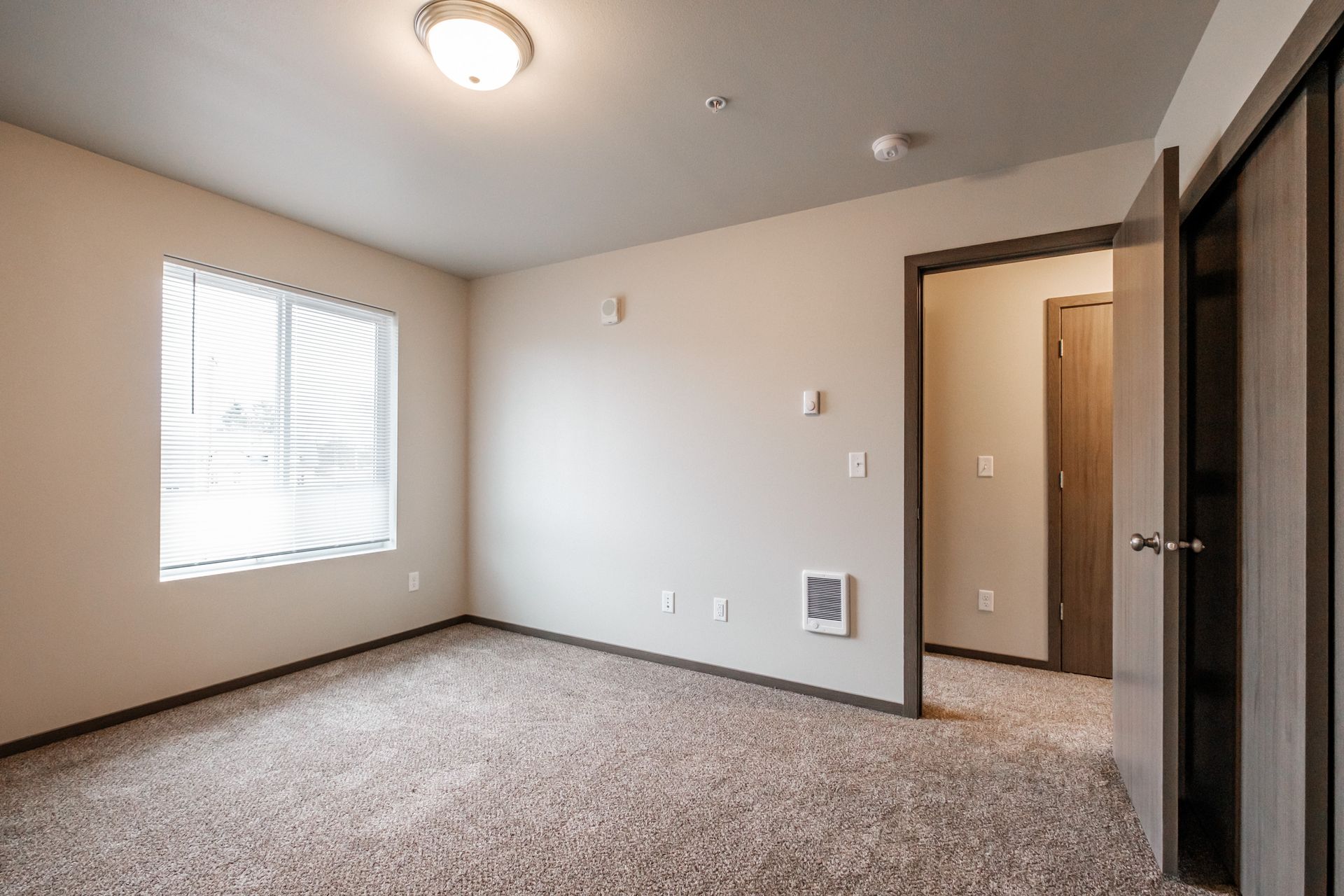 Jefferson Terrace Apartments in Jefferson Oregon – master bedroom window.