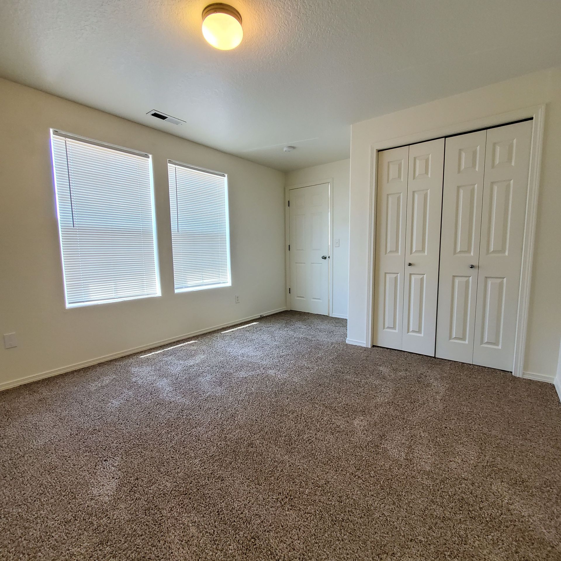 Meadowridge Townhomes in Monmouth Oregon, near Western Oregon University – Bedroom and closet -2.