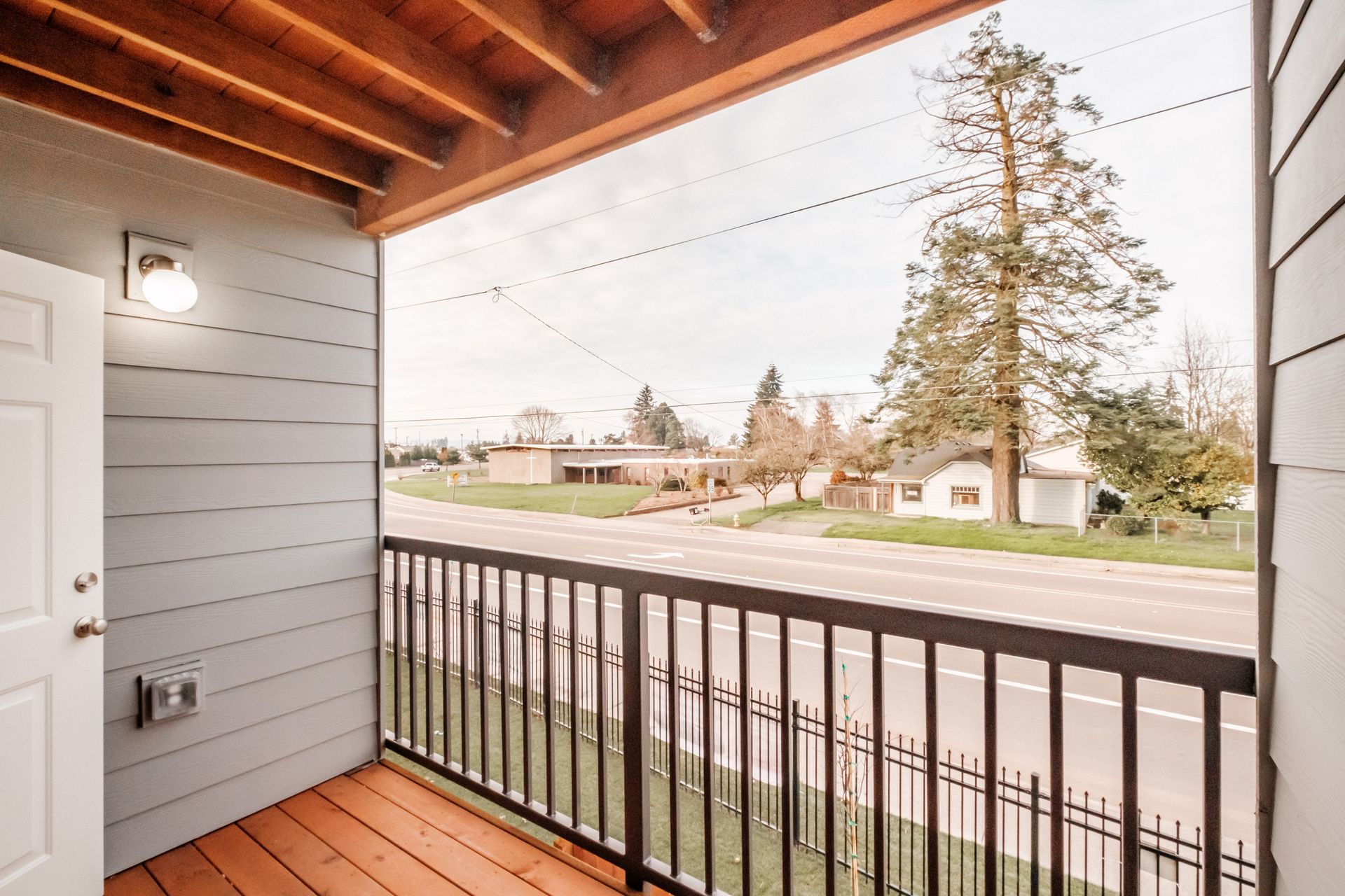 Cherry Glen Apartments in Salem Oregon – two-bedroom two-bathroom apartment home balcony.