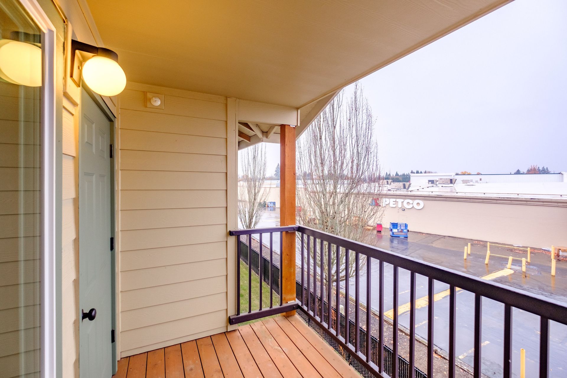 Lafayette Place Apartments in McMinnville, Oregon, near Linfield University – two-bedroom two-bath – balcony.