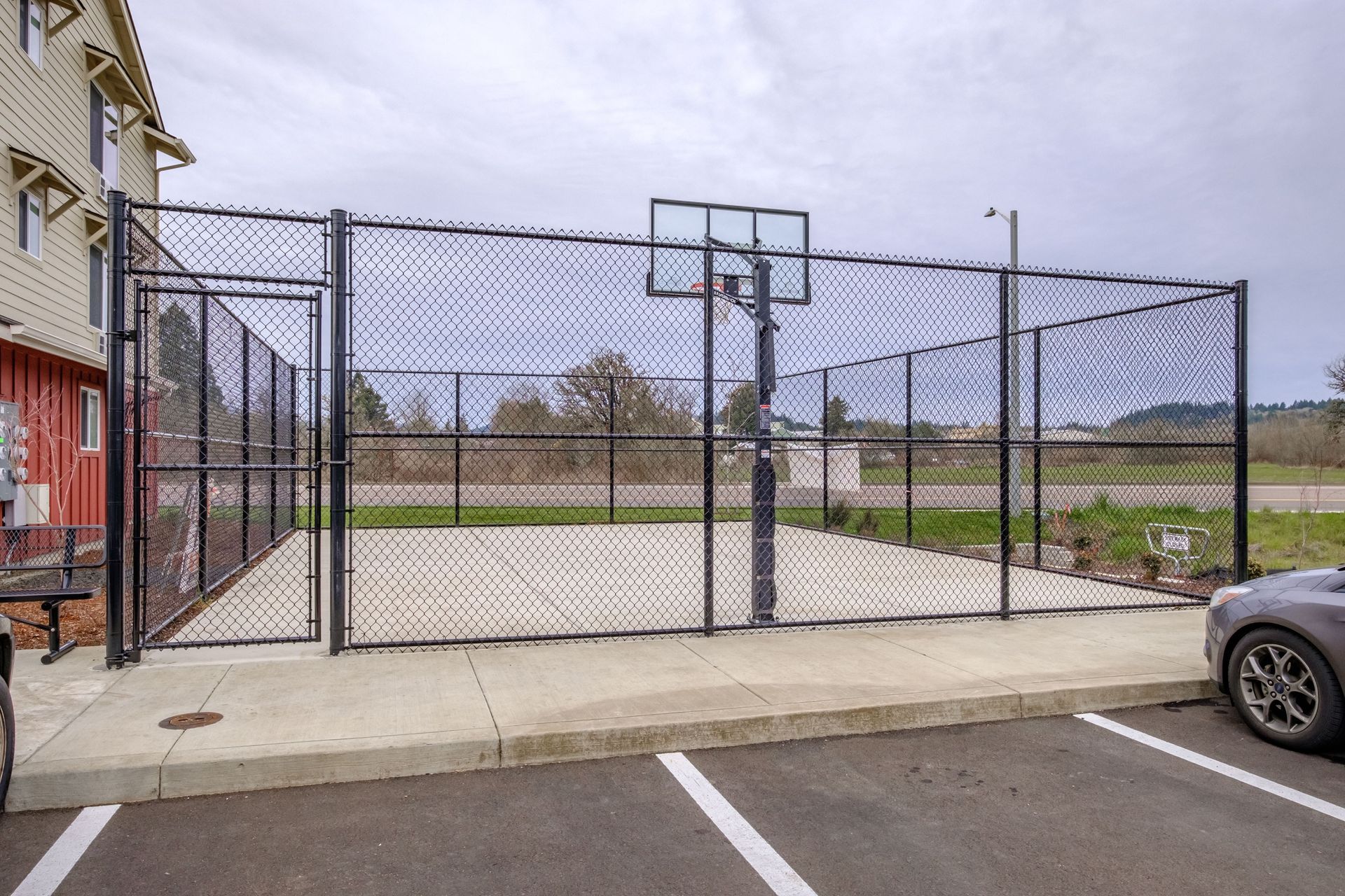 Oak Springs Apartments in Philomath Oregon, Near Oregon state University – basketball Court.