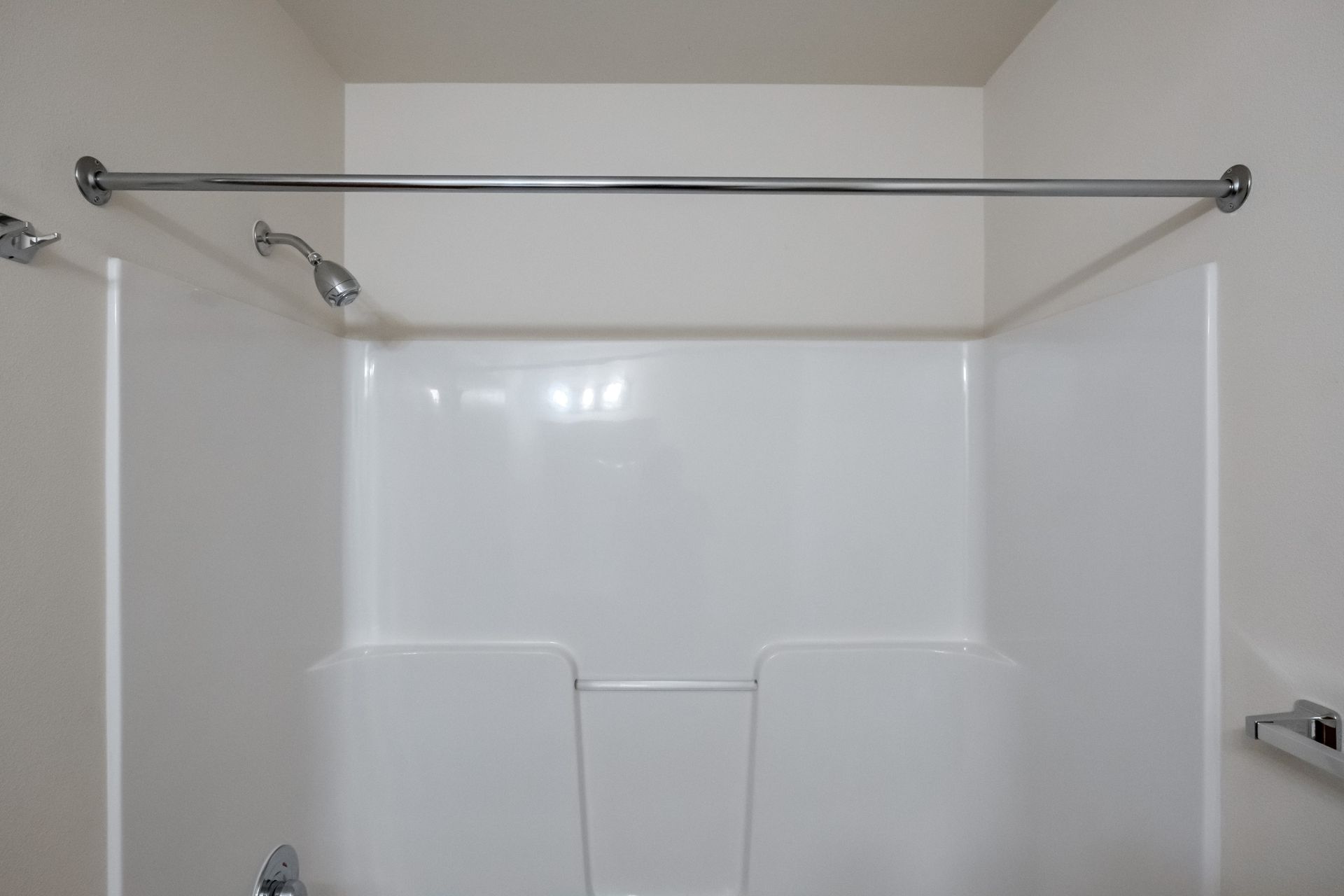 Newcastle Place Apartments in Salem, OR Near Chemeketa Community College, two-bedroom, two-bath – Shower -2.