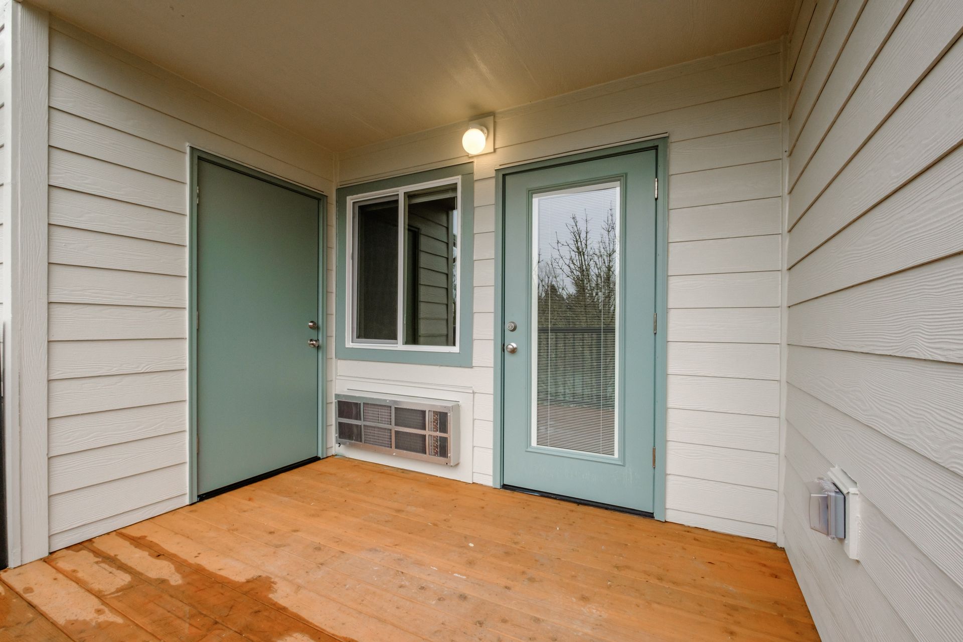 Jefferson Terrace Apartments in Jefferson Oregon – balcony.