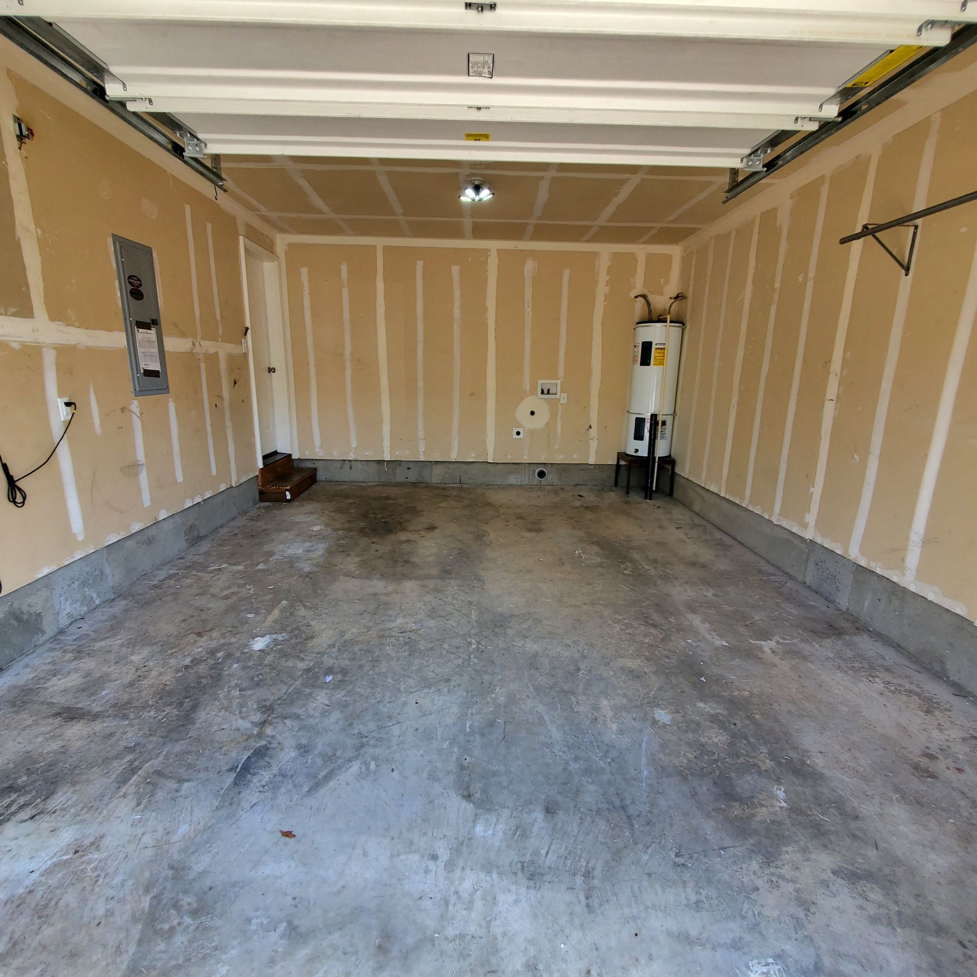 Meadowridge Townhomes in Monmouth Oregon, near Western Oregon University – garage and water heater.