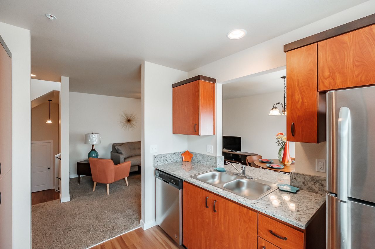 Goodnight Townhomes in Corvallis, OR, Near Oregon State University, four-bed, 2.5-bath – kitchen, dishwasher, refrigerator.