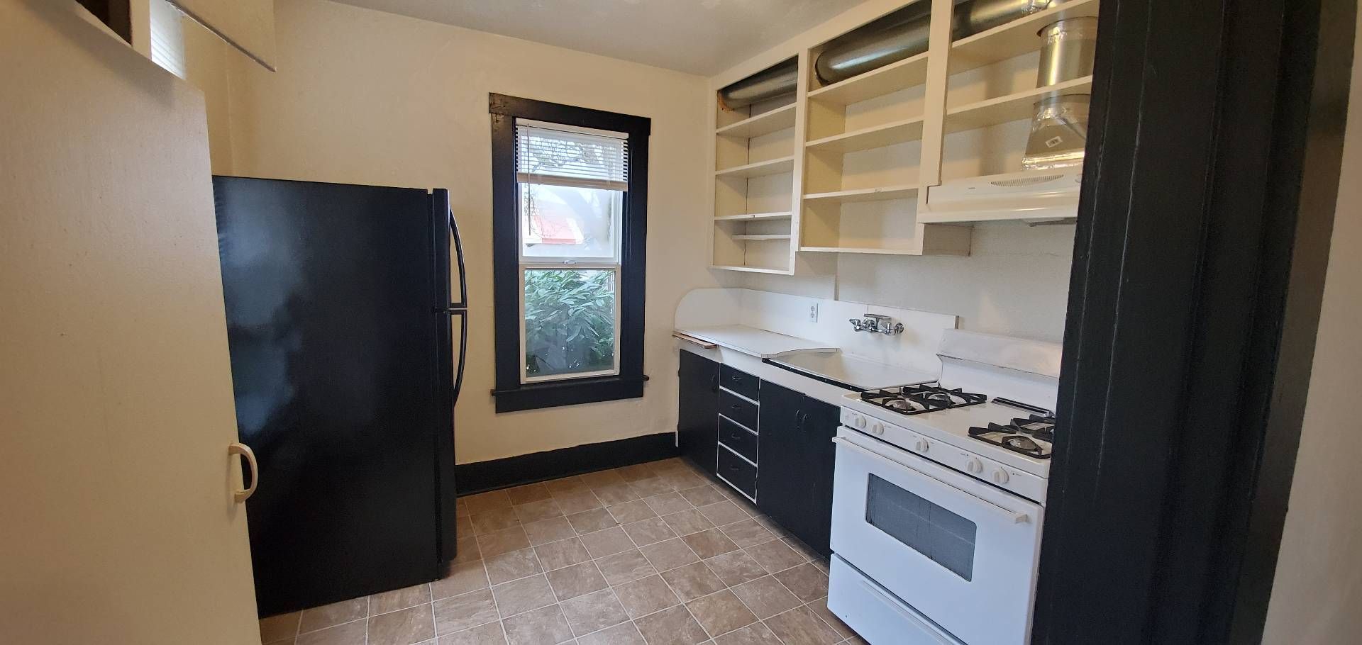 703 SW 15th St Apartments in Corvallis Oregon, near Oregon State University – kitchen.