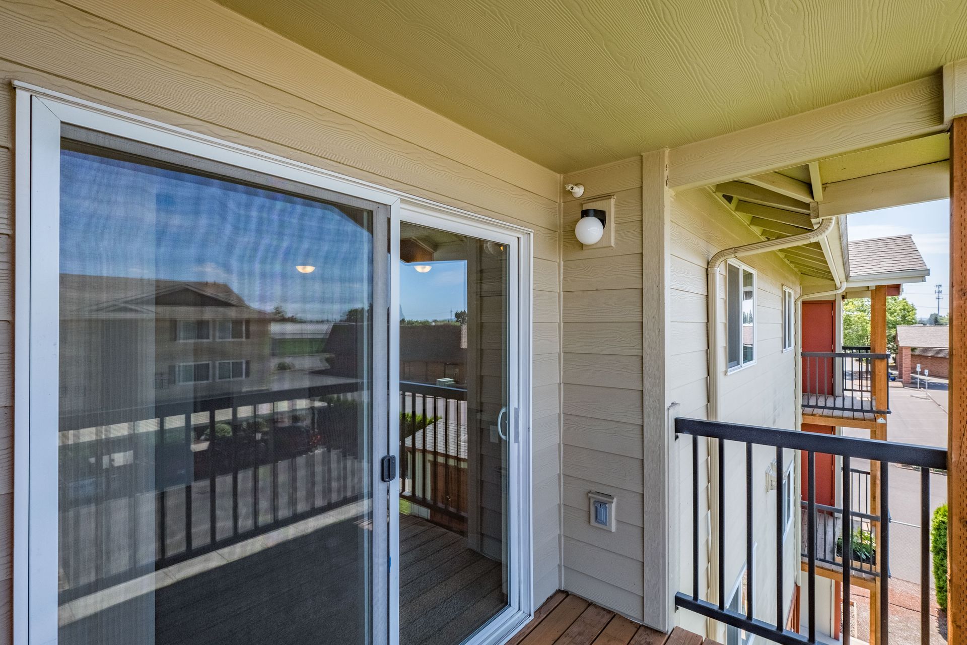 Newcastle Place Apartments in Salem Oregon, Near Chemeketa Community College, two-bedroom, two-bathroom – balcony.