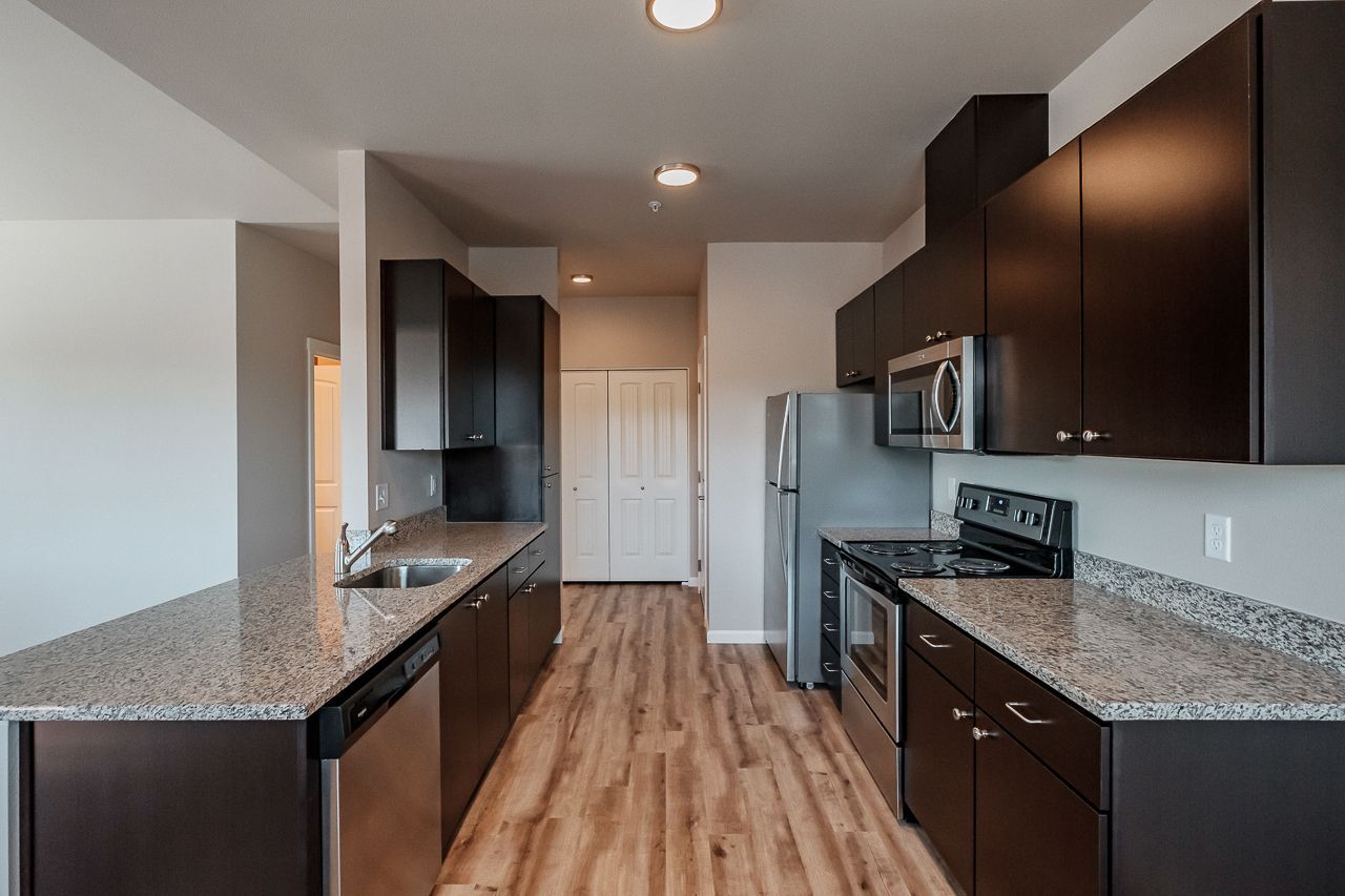 Hickory Hollow Apartments in North Albany OR, two-bedroom two-bathroom – kitchen.