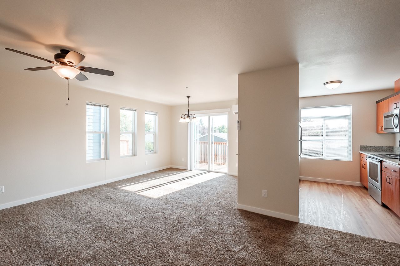 Goodnight Townhomes in Corvallis, OR, Near Oregon State University, four-bed, three-bath – kitchen and dining room.