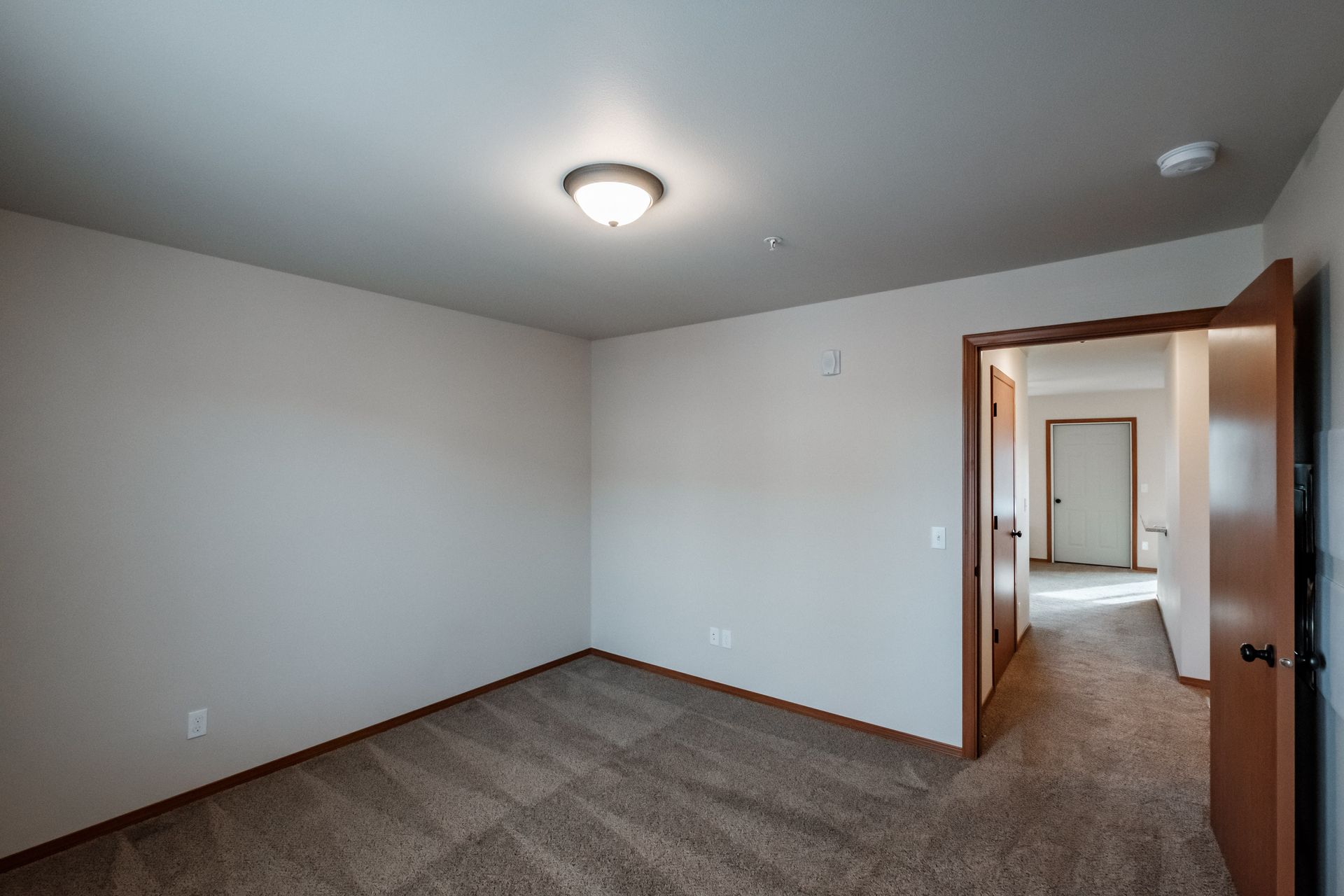 Oak Springs Apartments in Philomath Oregon, Near Oregon state University, one-bedroom one-bathroom –bedroom.