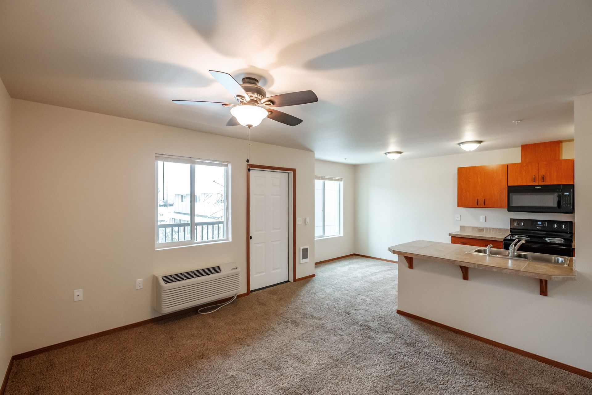 Aspen Place Apartments in Lebanon Oregon, near Western University of Health Sciences, one-bed one-bath – living room, kitchen