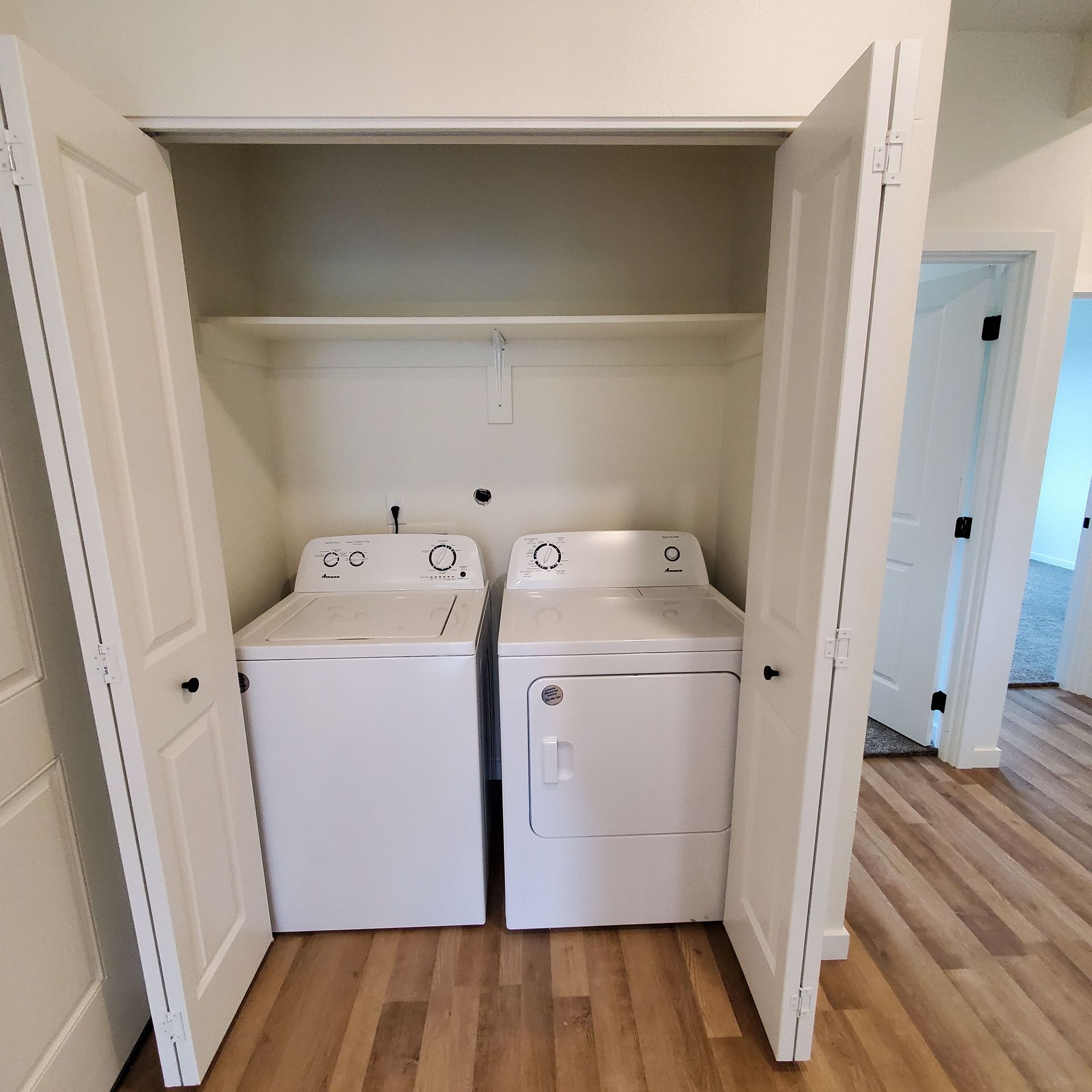 Oregon, near Western University of Health Sciences, one-bedroom one-bathroom – washer and dryer.
