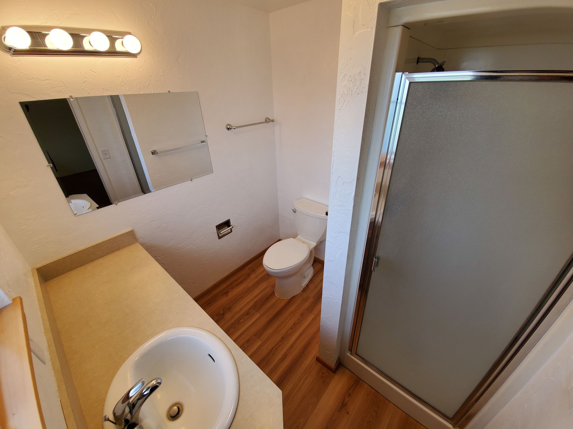 Amanda Lane Duplexes in Millersburg Oregon, three-bedroom two-bathroom – bathroom – 1.