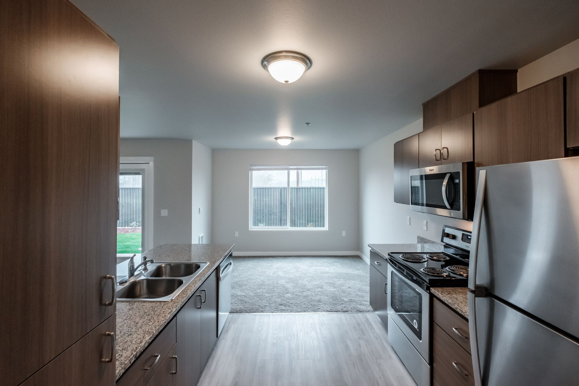 Evergreen Valley Apartments in McMinnville Oregon, near Linfield University – kitchen and dining room.