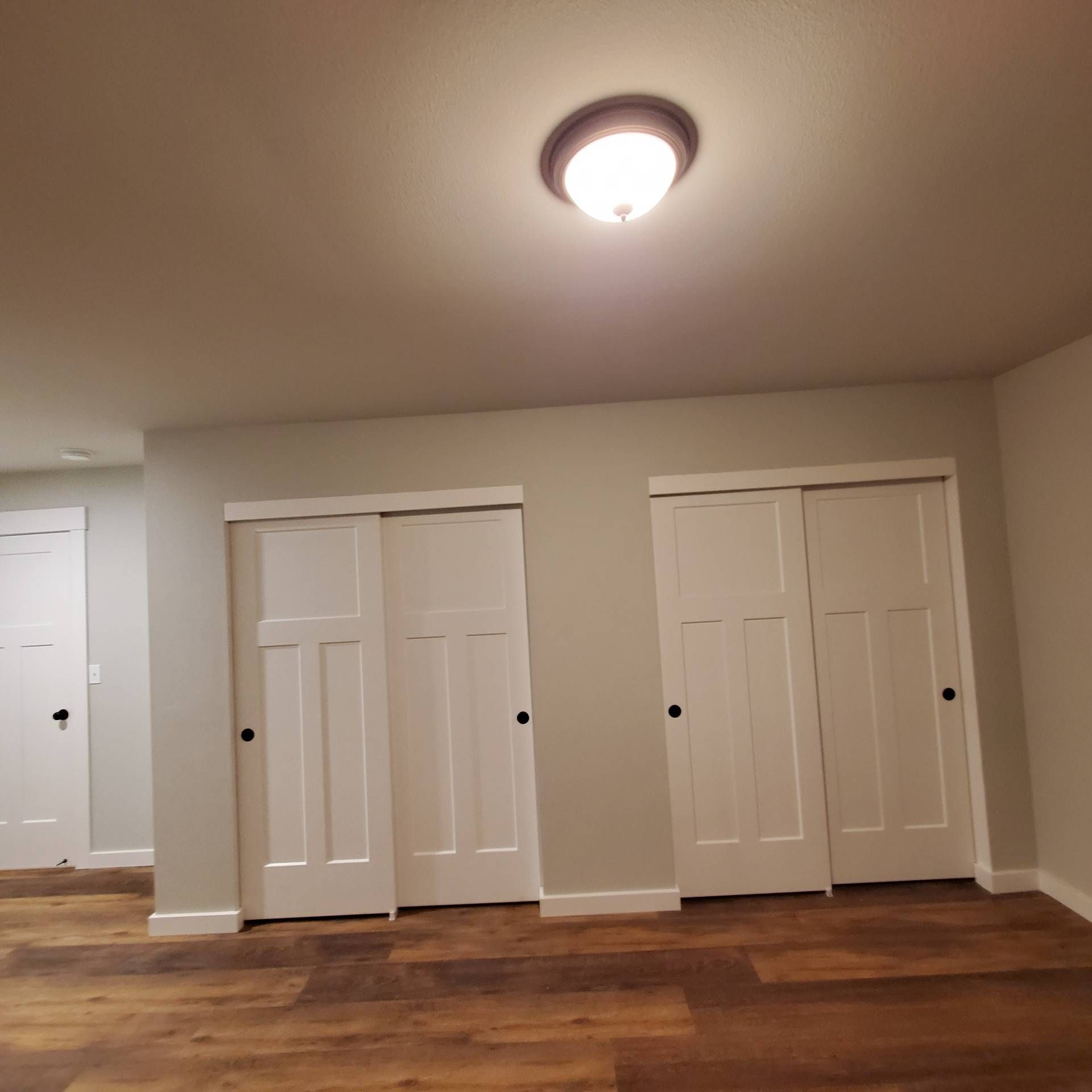 Rye Street Town Homes in Albany, OR. Two Bedroom, Two and 1/2 Bathroom – 2 closets in hallway.