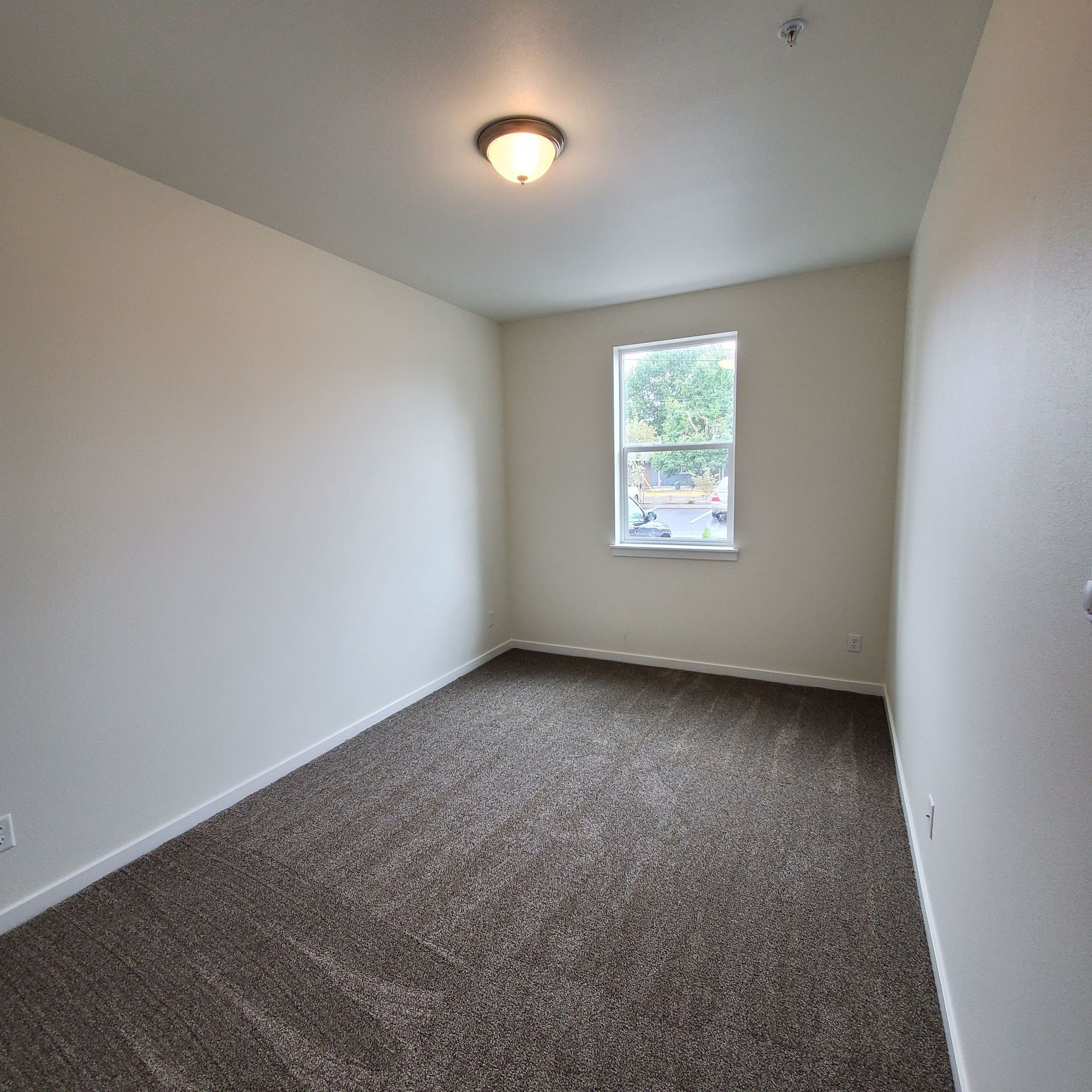 Oregon, near Western University of Health Sciences, one-bedroom one-bathroom – bedroom – 1.