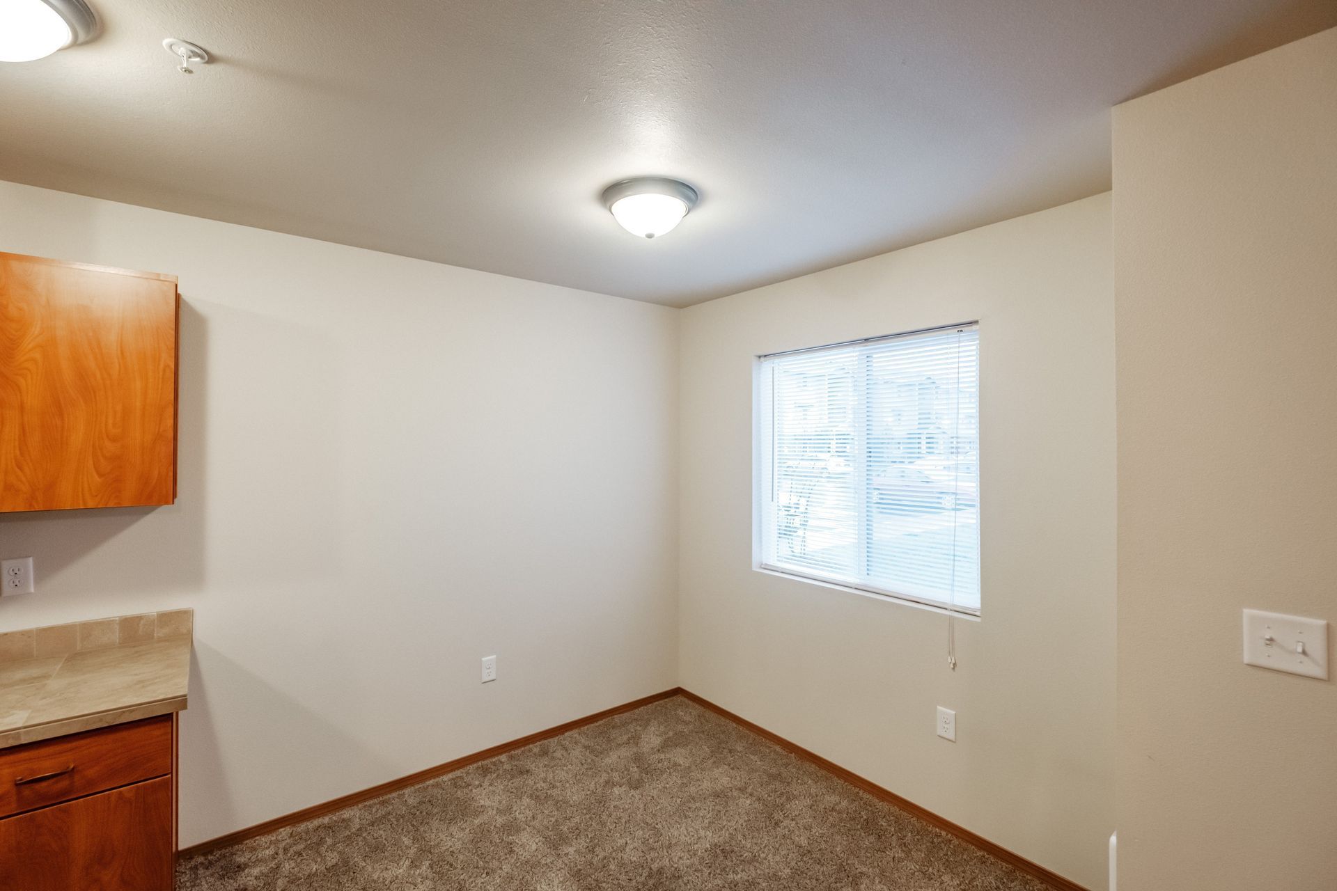 Lafayette Place Apartments in McMinnville, Oregon, near Linfield University – one-bed one-bath – dining room.