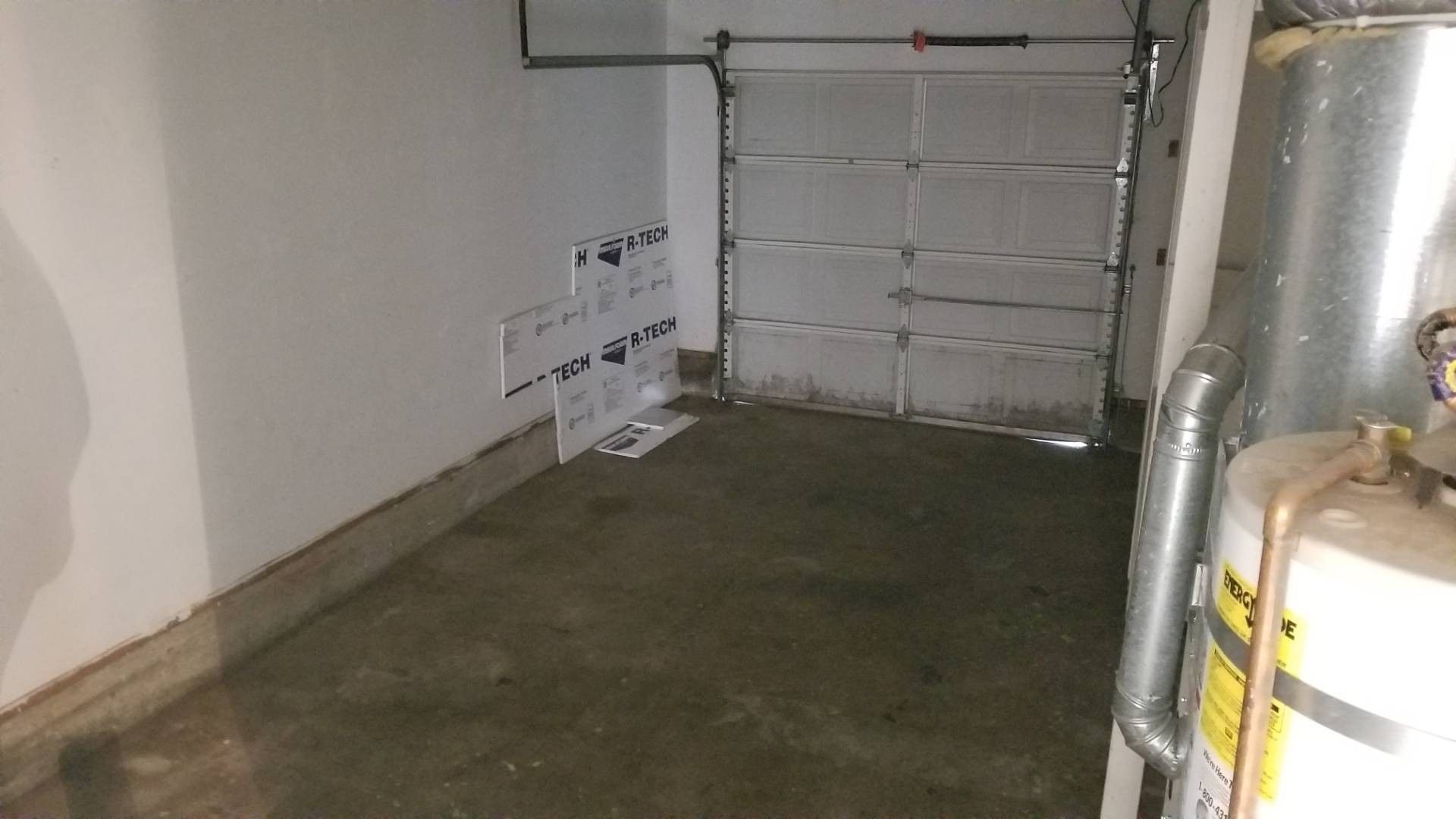 Amanda Lane Duplexes in Millersburg Oregon, two-bedroom one-bathroom – garage.