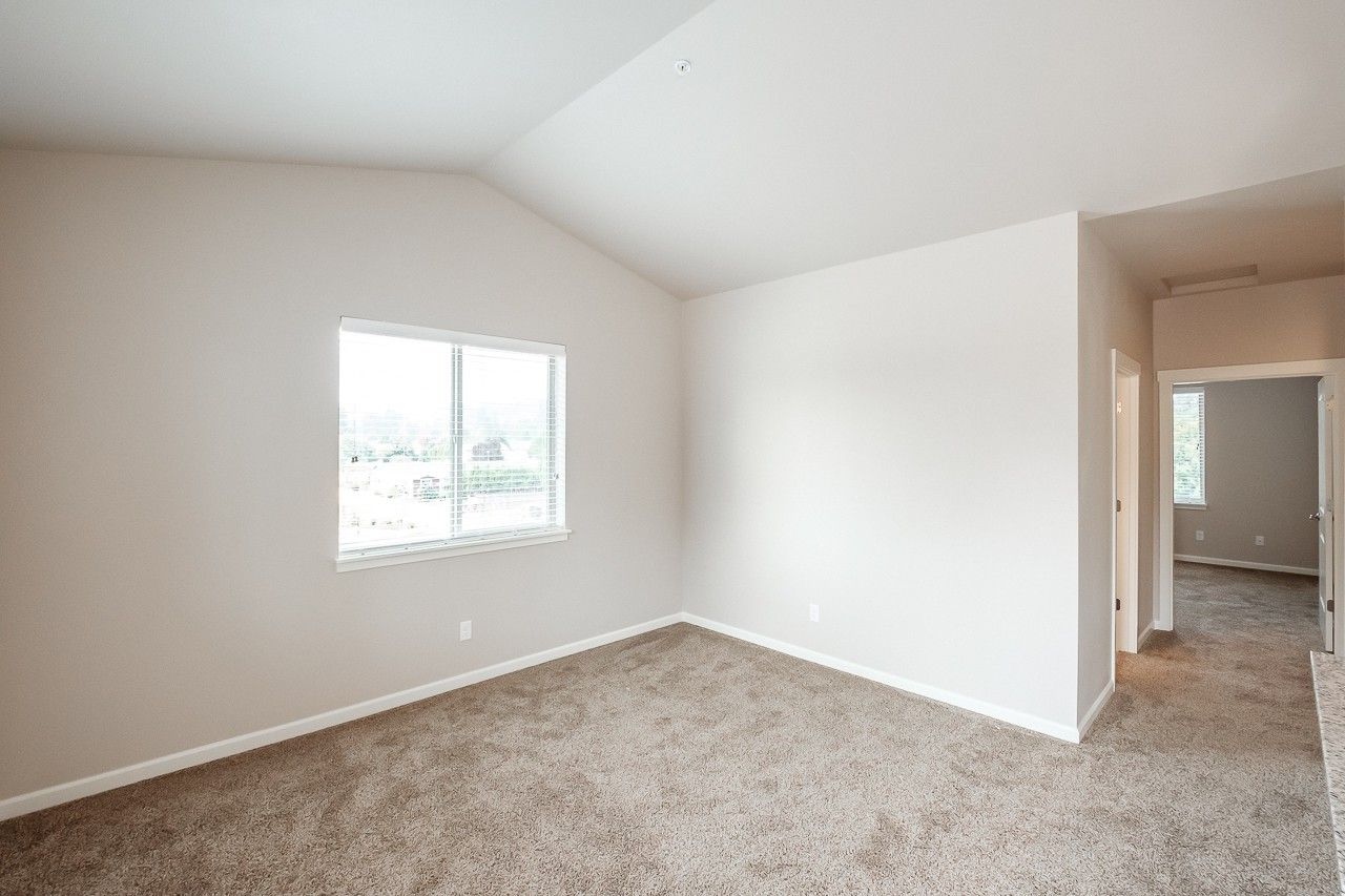 Hickory Hollow Apartments in North Albany OR, one-bedroom one-bathroom – living room.