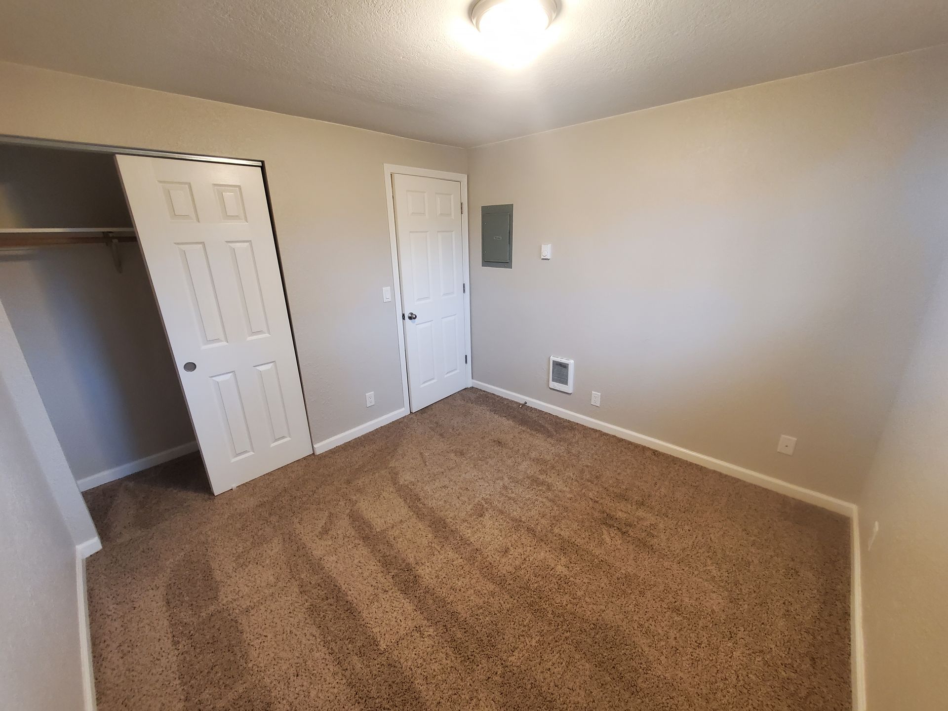 Jackson Duplexes in Albany Oregon – two bedroom one-bathroom – bedroom and closet – 1.