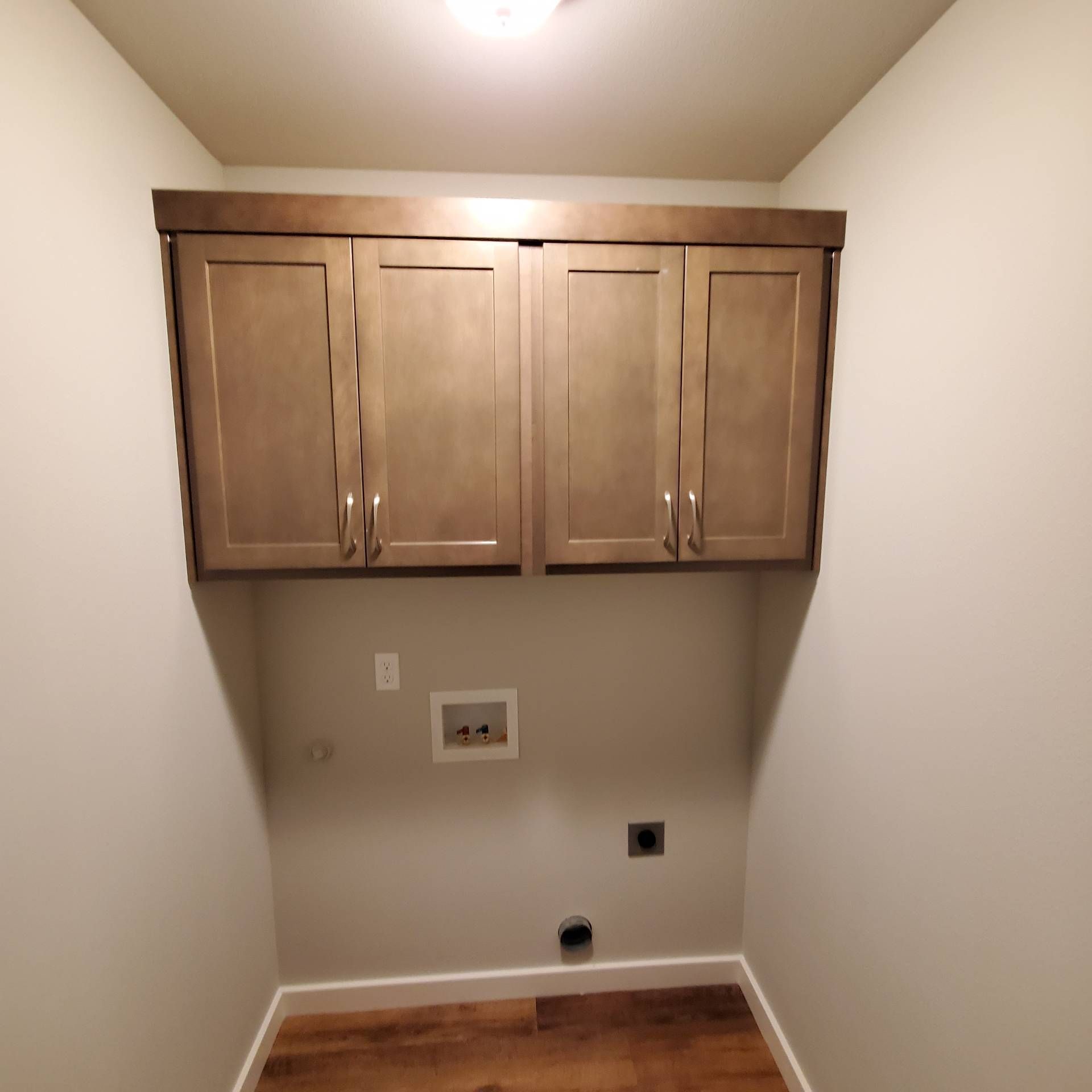 Rye Street Town Homes in Albany, OR. Two Bedroom, Two and 1/2 Bathroom – washer and dryer hookups.