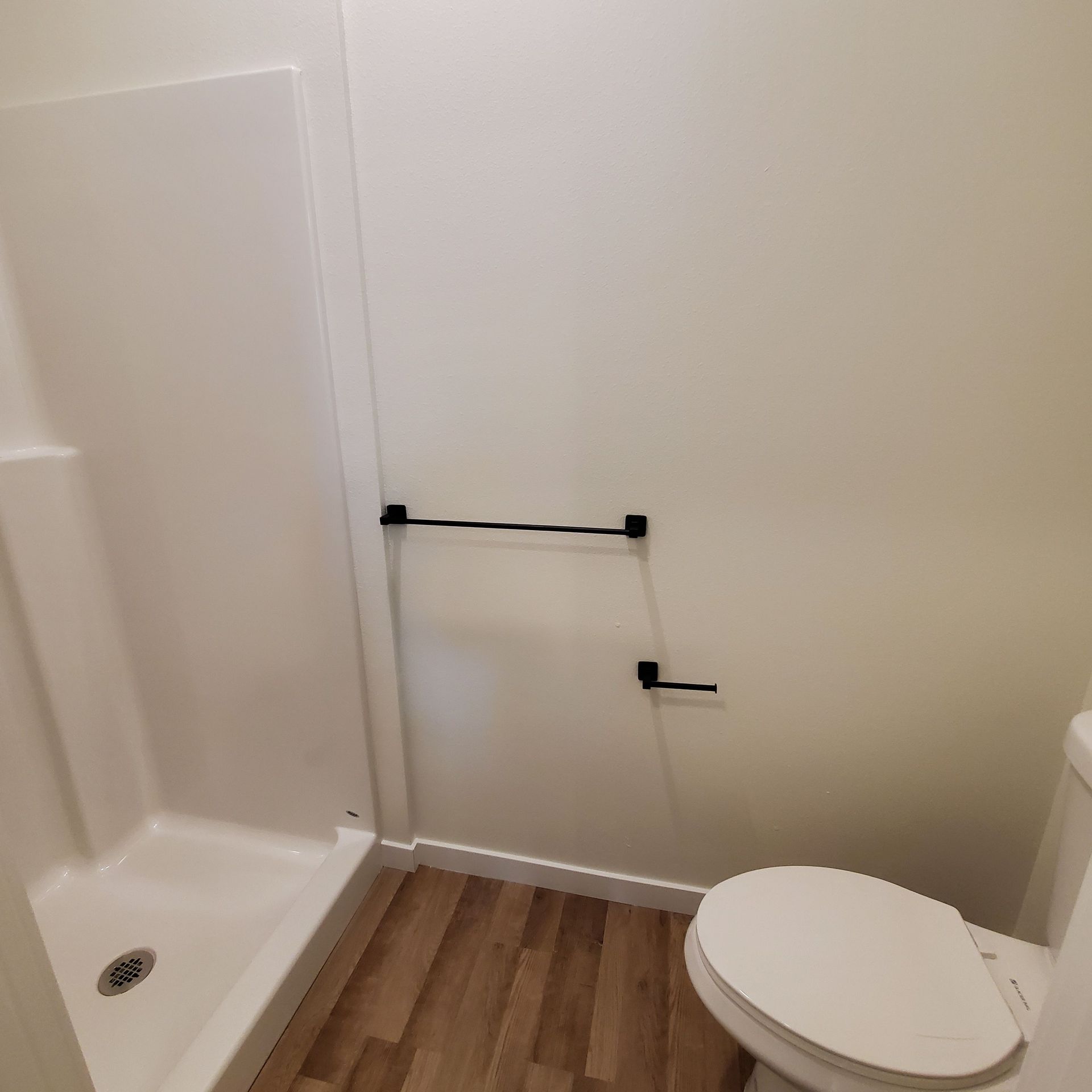 Oregon, near Western University of Health Sciences, two-bedroom two-bathroom – shower-2.