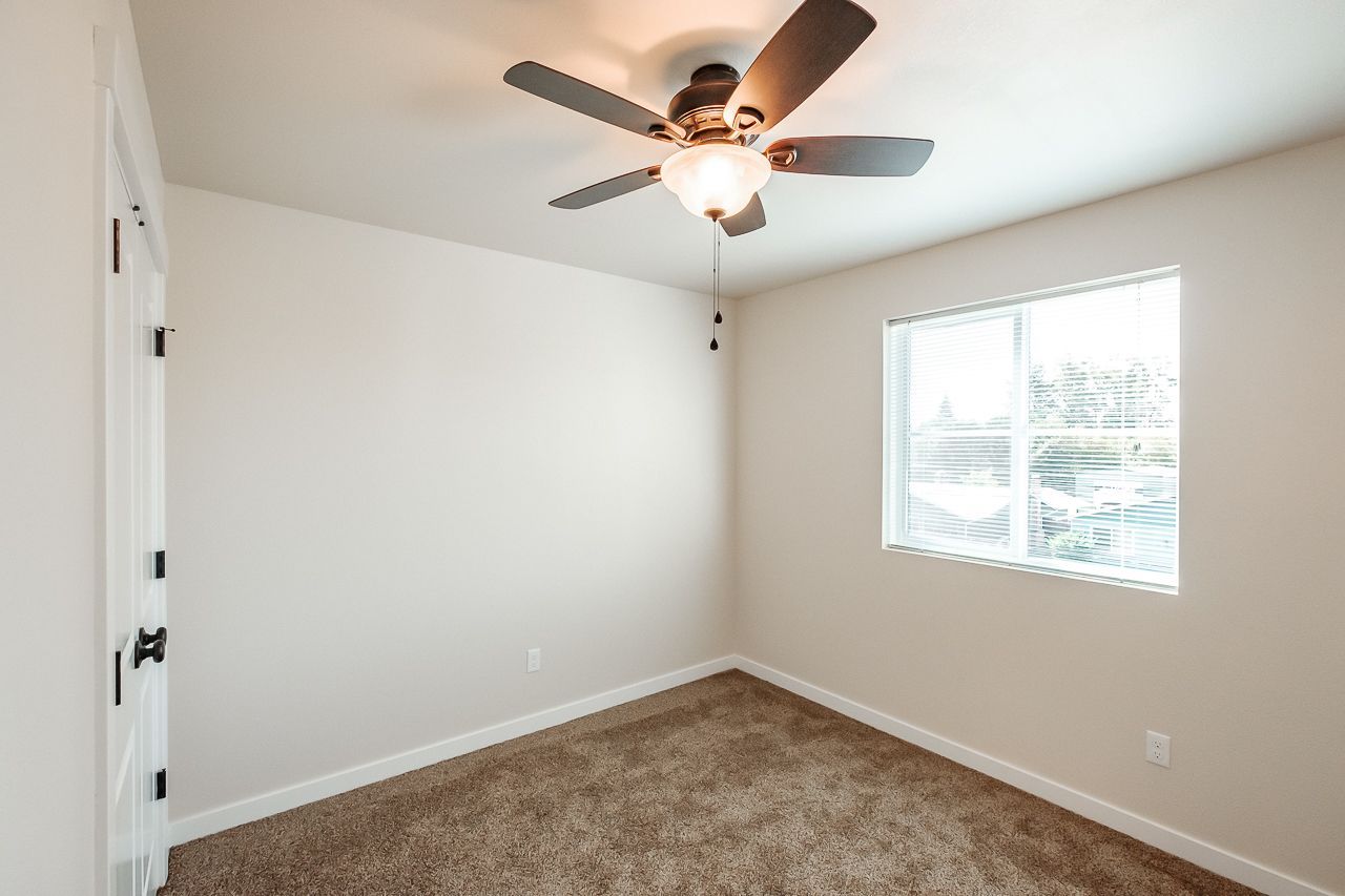 Goodnight Townhomes in Corvallis, OR, Near Oregon State University, four-bed, 2.5-bath – bedroom window -2.