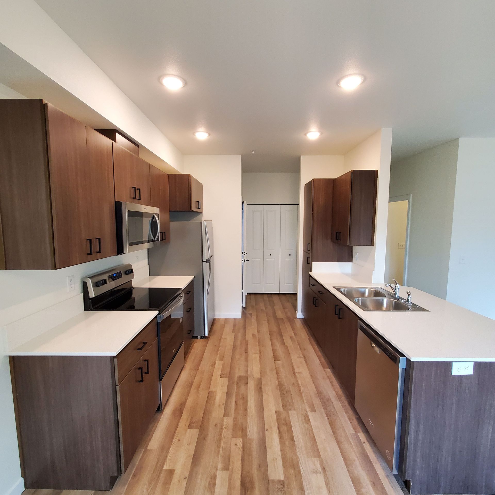 Oregon, near Western University of Health Sciences, two-bedroom two-bathroom – kitchen.