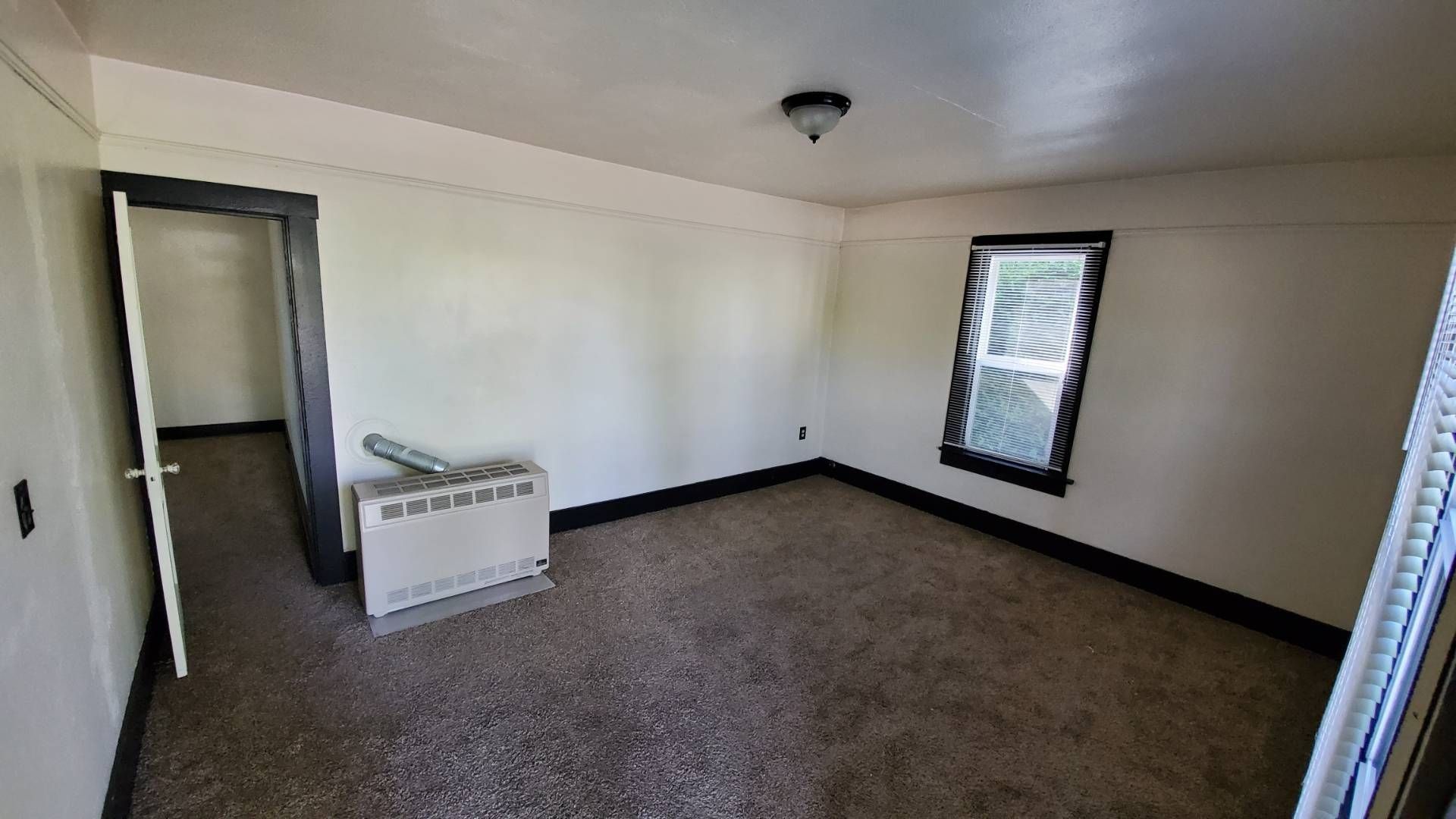 703 SW 15th St Apartments in Corvallis Oregon, near Oregon State University – bedroom.