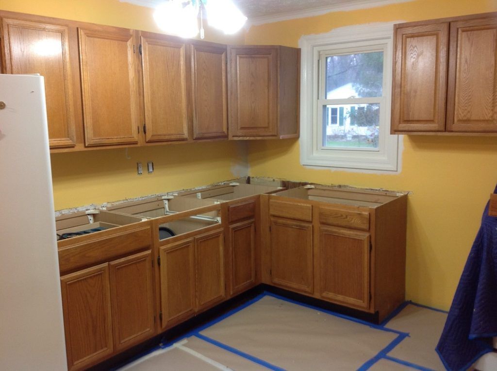 Before Kitchen Counter Renovation — Willoughby, OH — Shiloh Painting & Home Services LLC