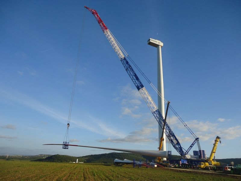 Sollevamento di pala eolica