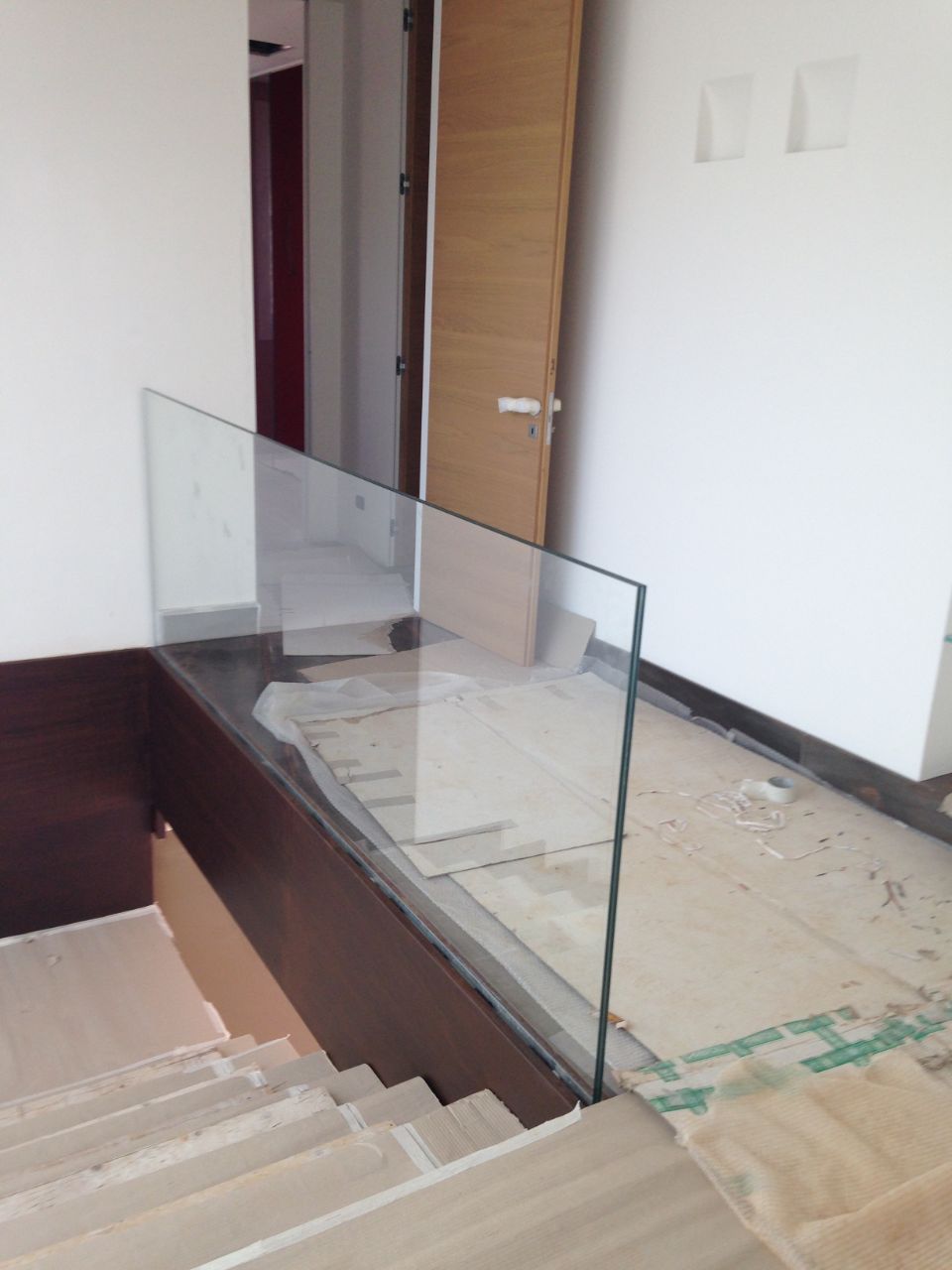 montaggio ringhiera in vetro