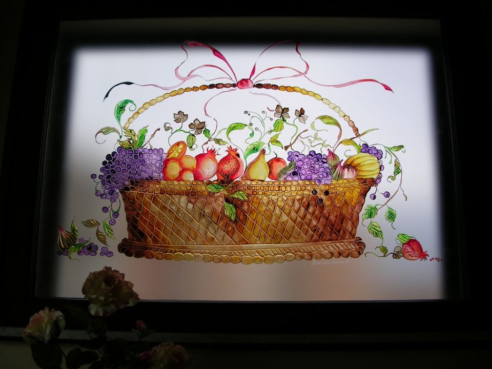 disegno floreale scavato su cristallo