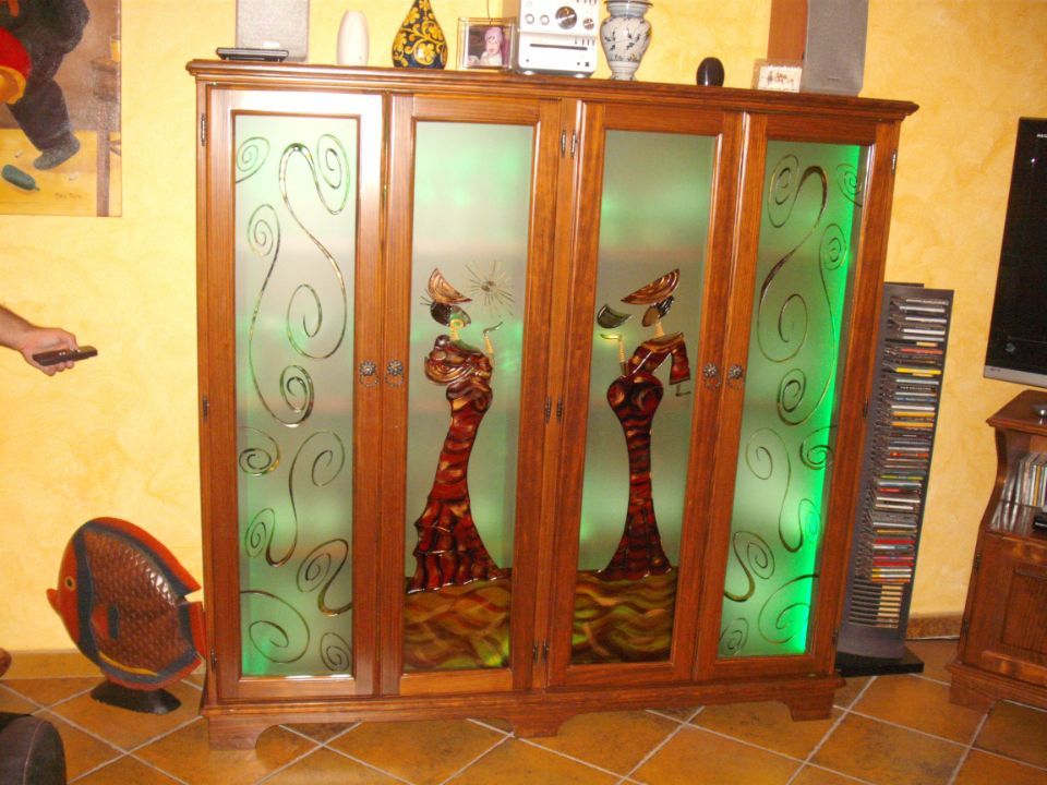 decoro etnico su vetro