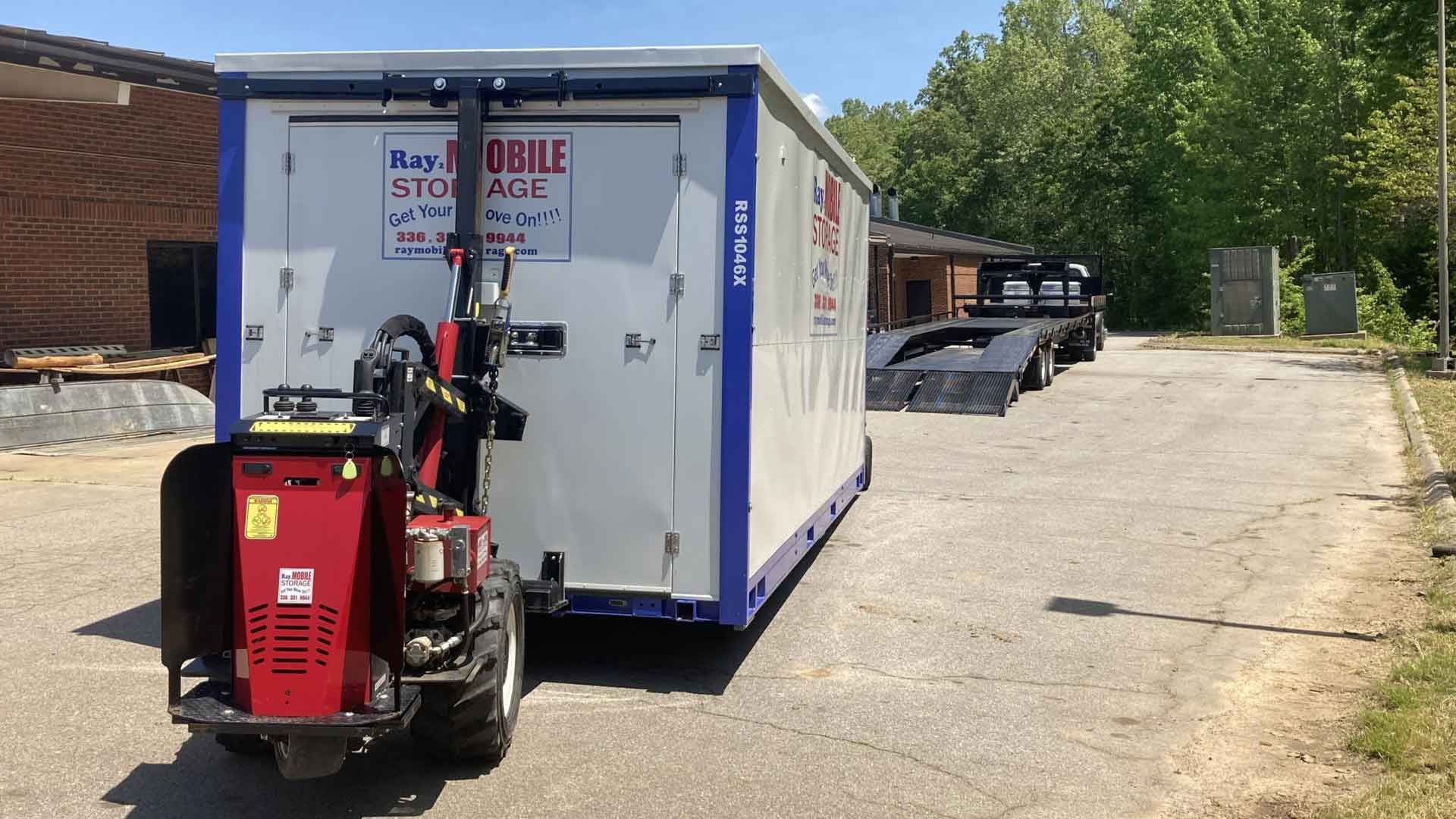 Mobile Storage: A trailer that says mobile storage on it