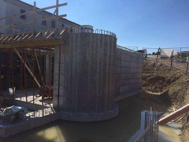 cantiere per costruzione edilizia industriale