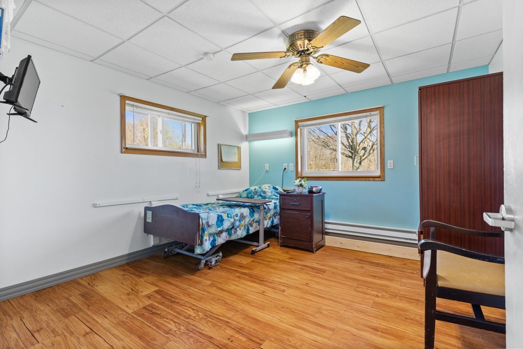 Bedroom at QLS Markleysburg