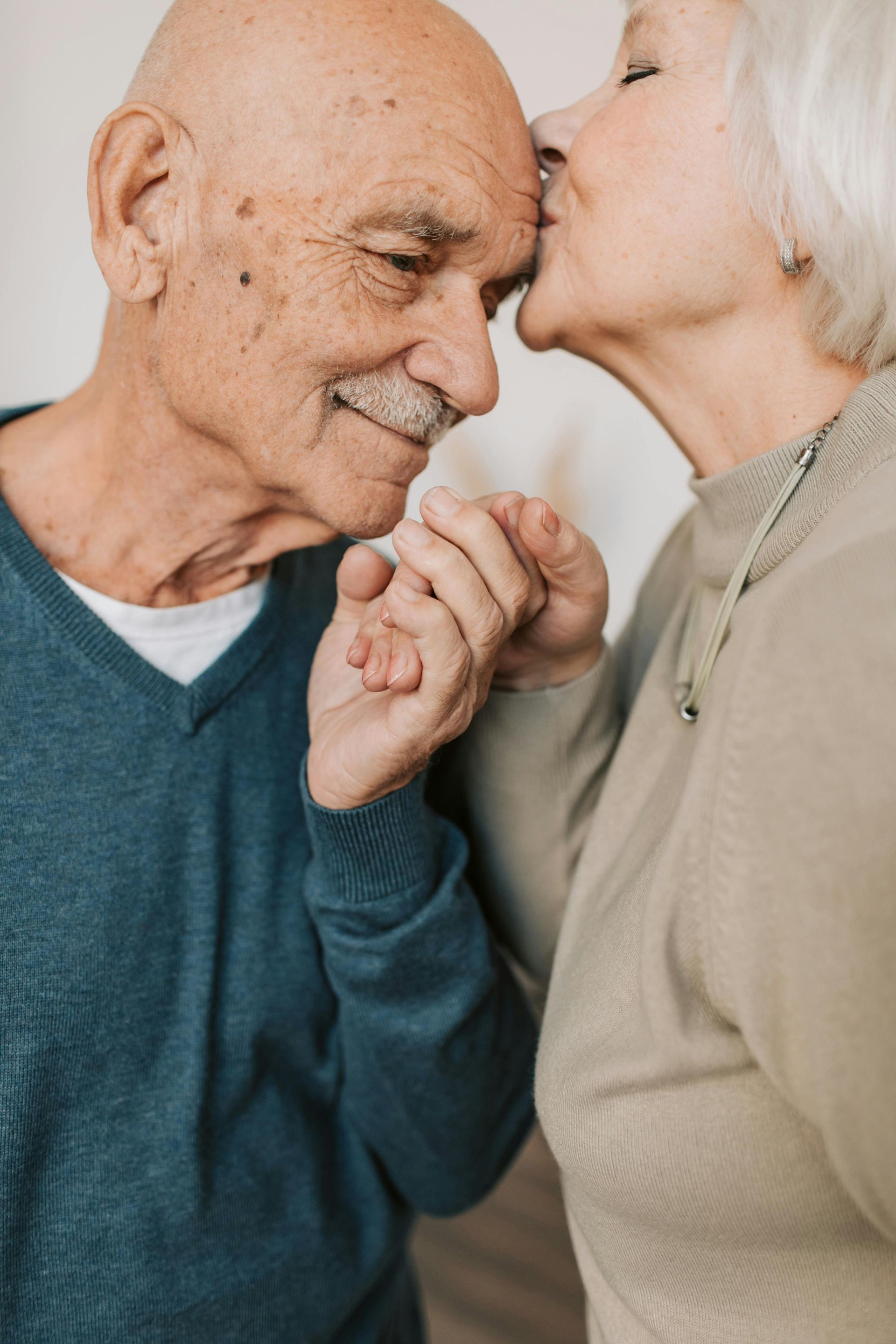 Mercer PA Nursing Home patients holding hands 