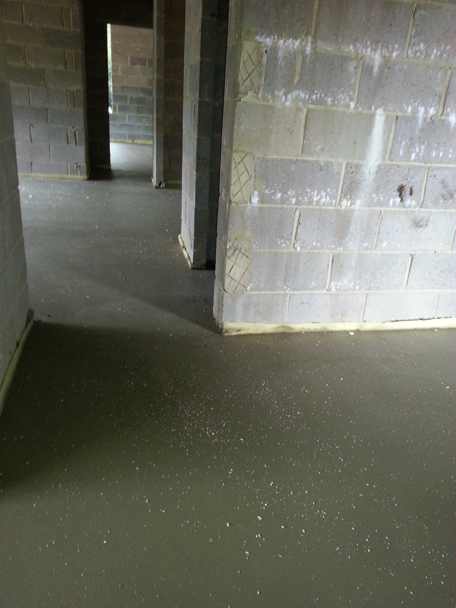 Fast drying screed