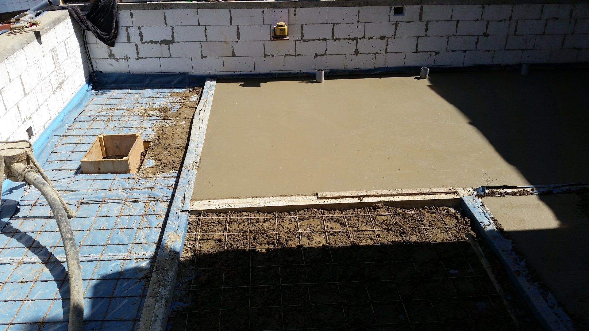 Fast drying screed