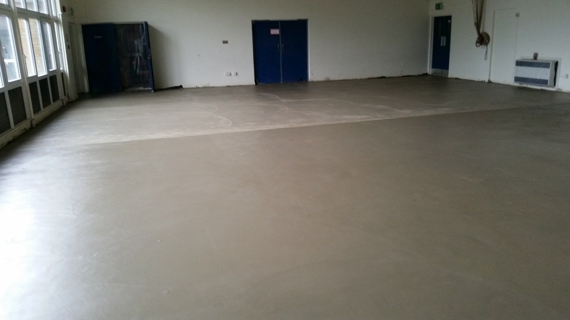 Fast drying screed