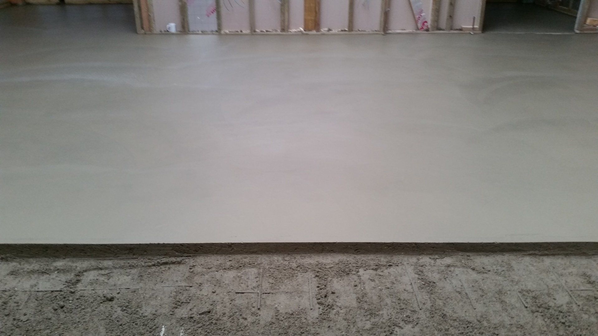 Fast drying screed
