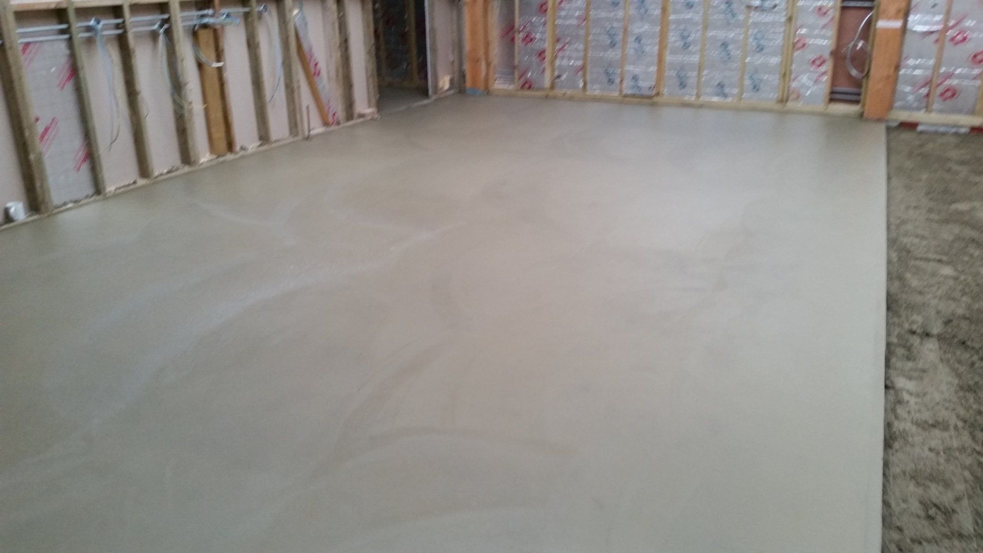 Fast drying screed