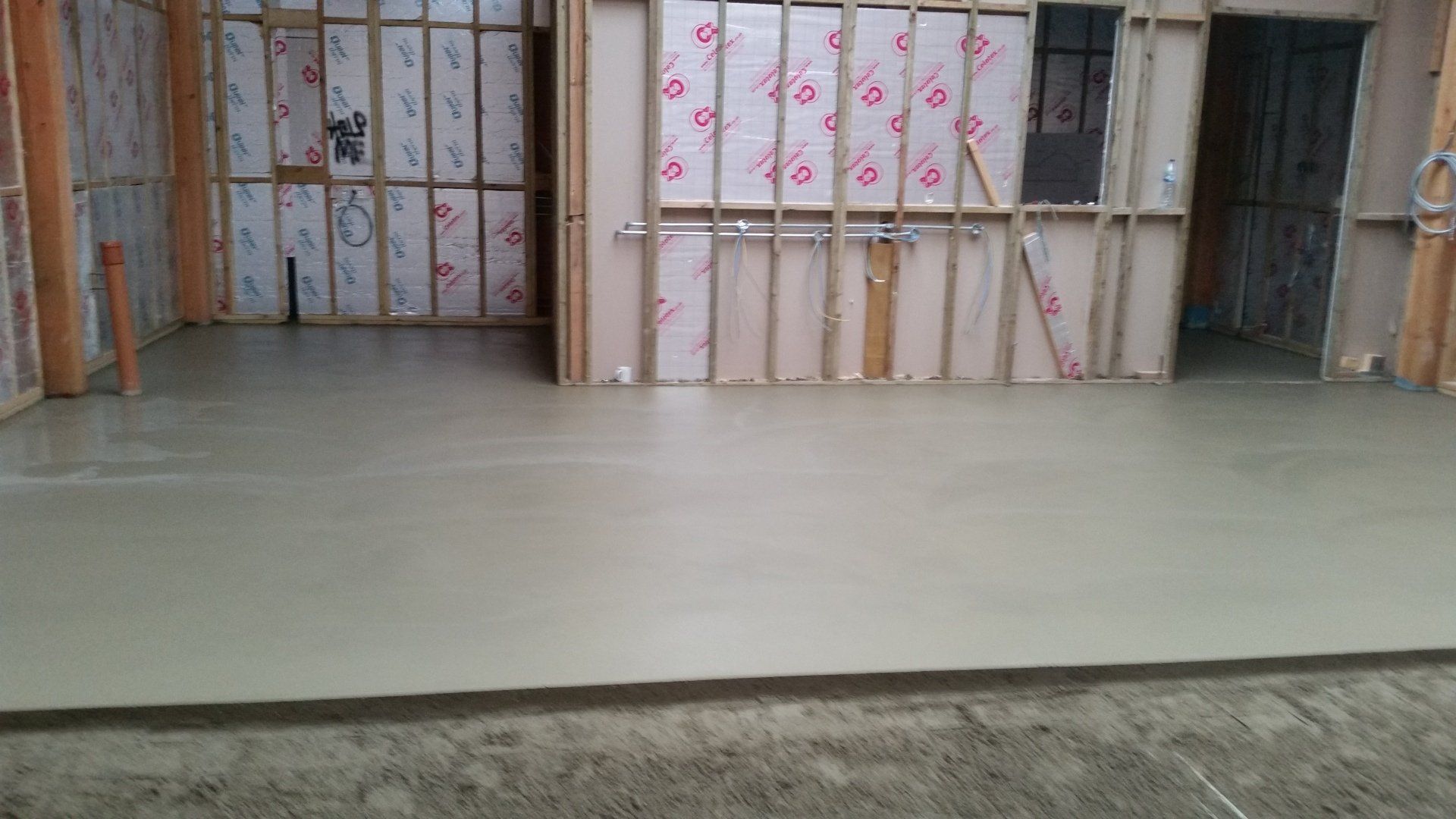 Fast drying screed