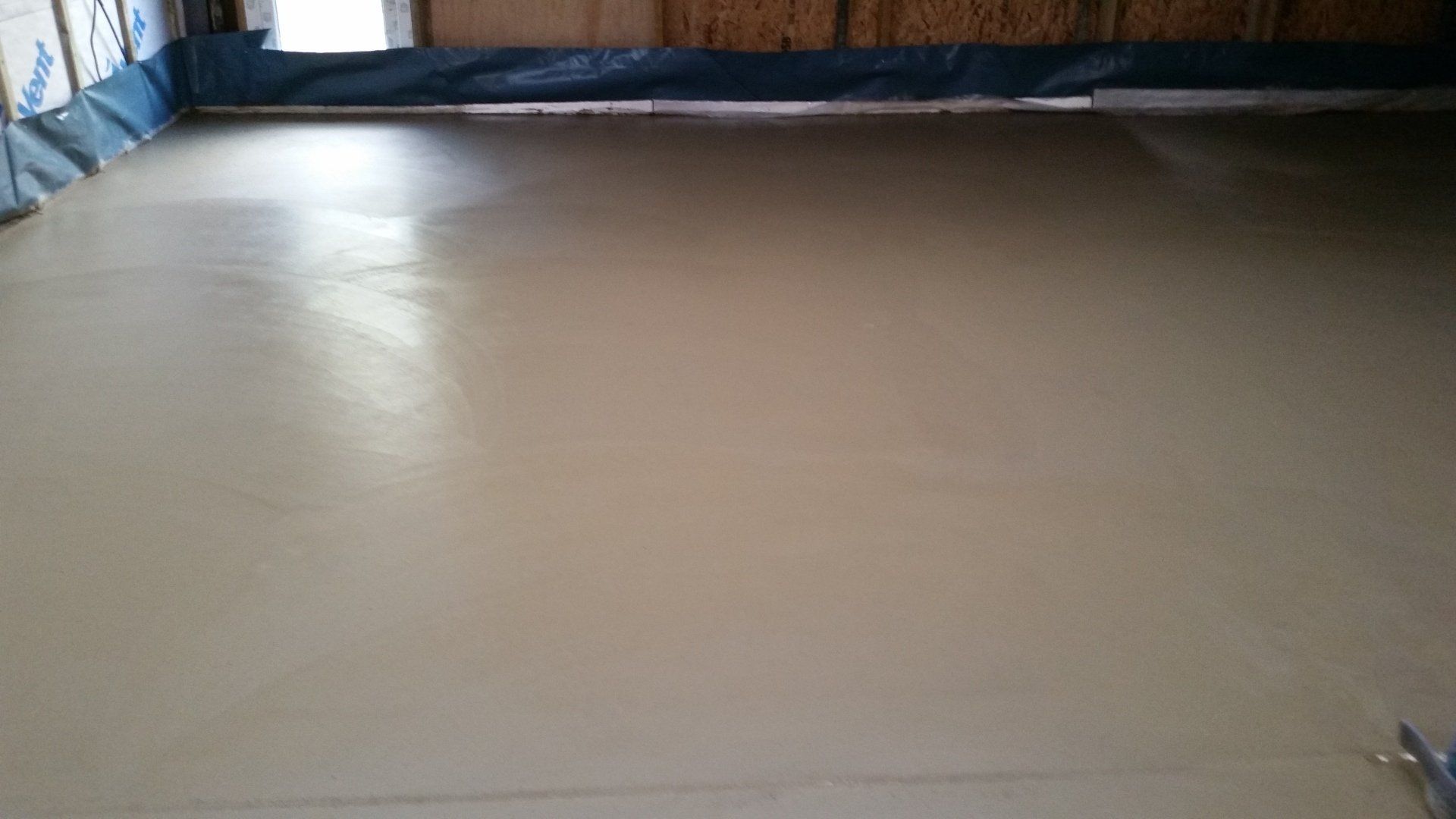 Fast drying screed