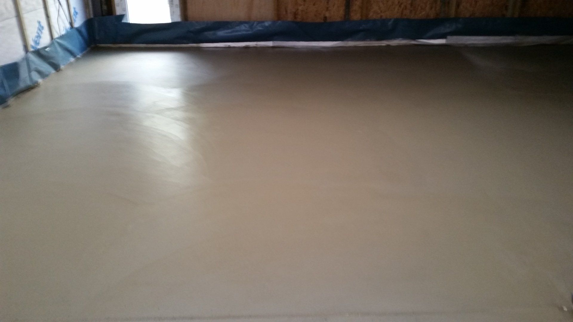 Fast drying screed