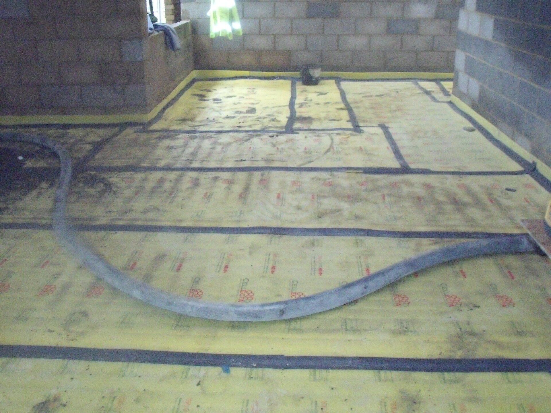Fast drying screed