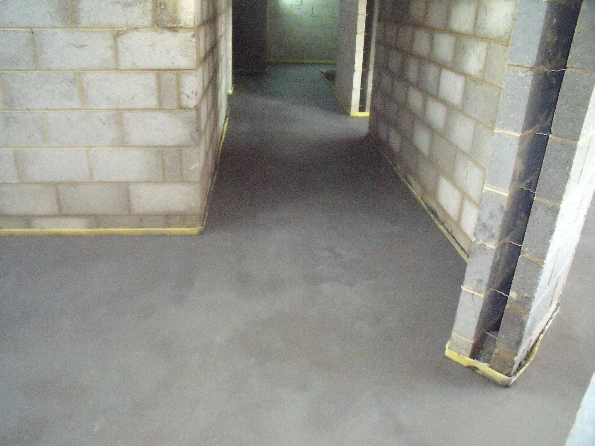 Fast drying screed