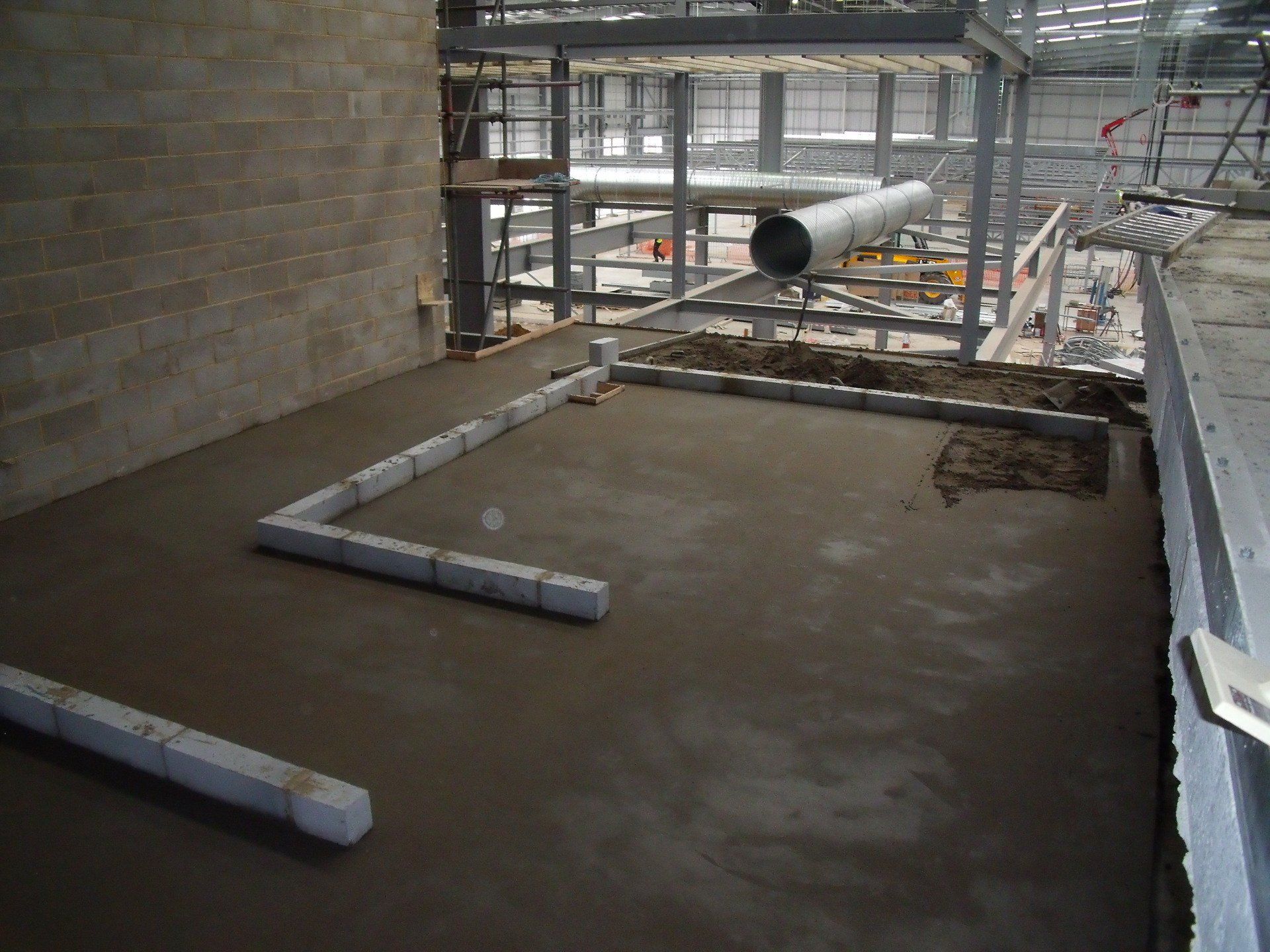 Fast drying screed